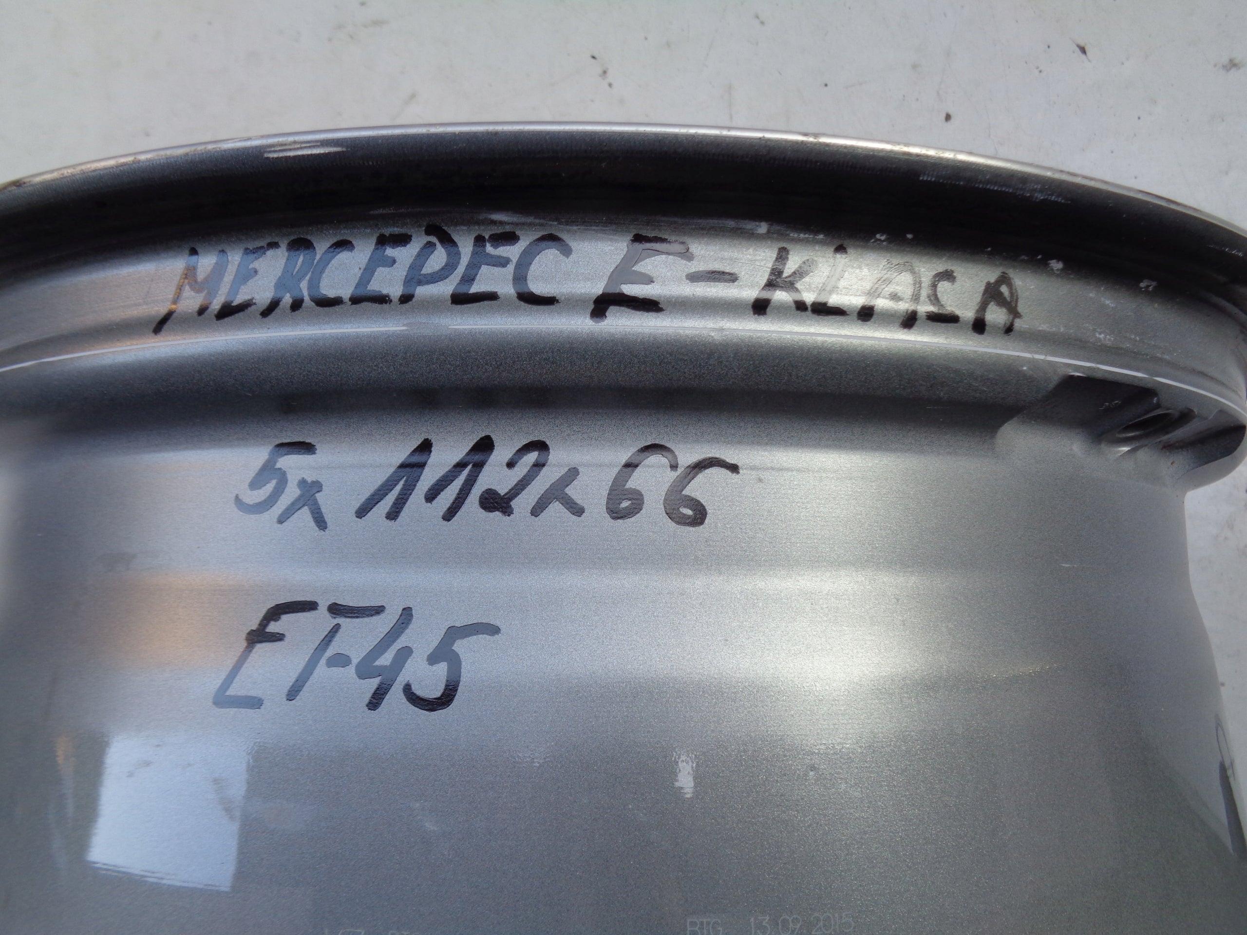 1x Alu Felge Mercedes-Benz W253 Aluminum rim 18 Zoll 8.0J 5x112 45ET