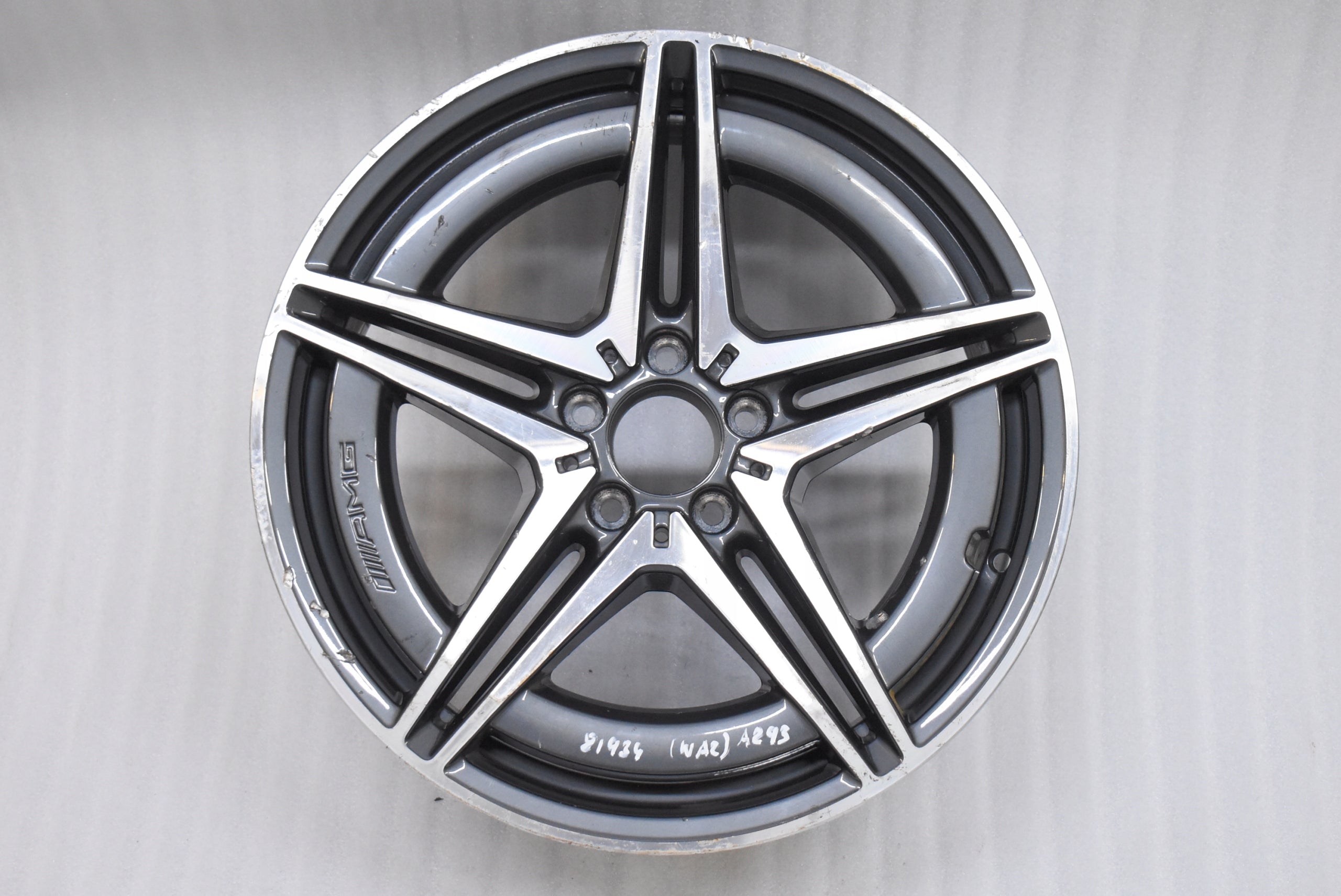 1x Alu Felge Mercedes-Benz W293 Aluminum rim 19 Zoll 8.0J 5x112 34ET