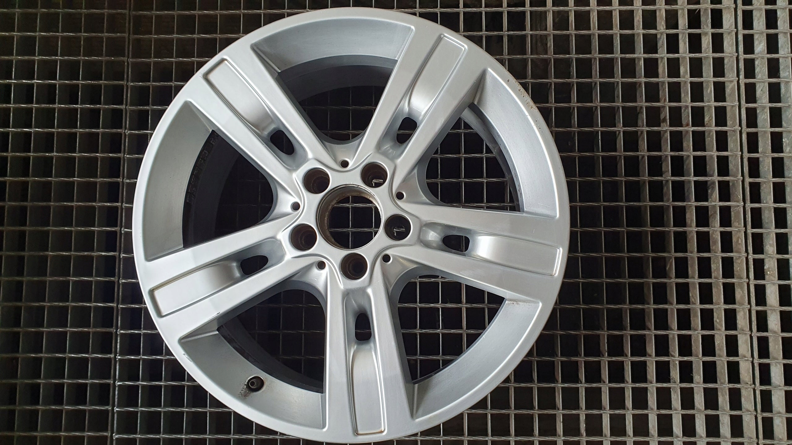 Alu Felge Mercedes-Benz W176 Aluminum rim 18 Zoll 8.0J 5x112 60ET A1644015702