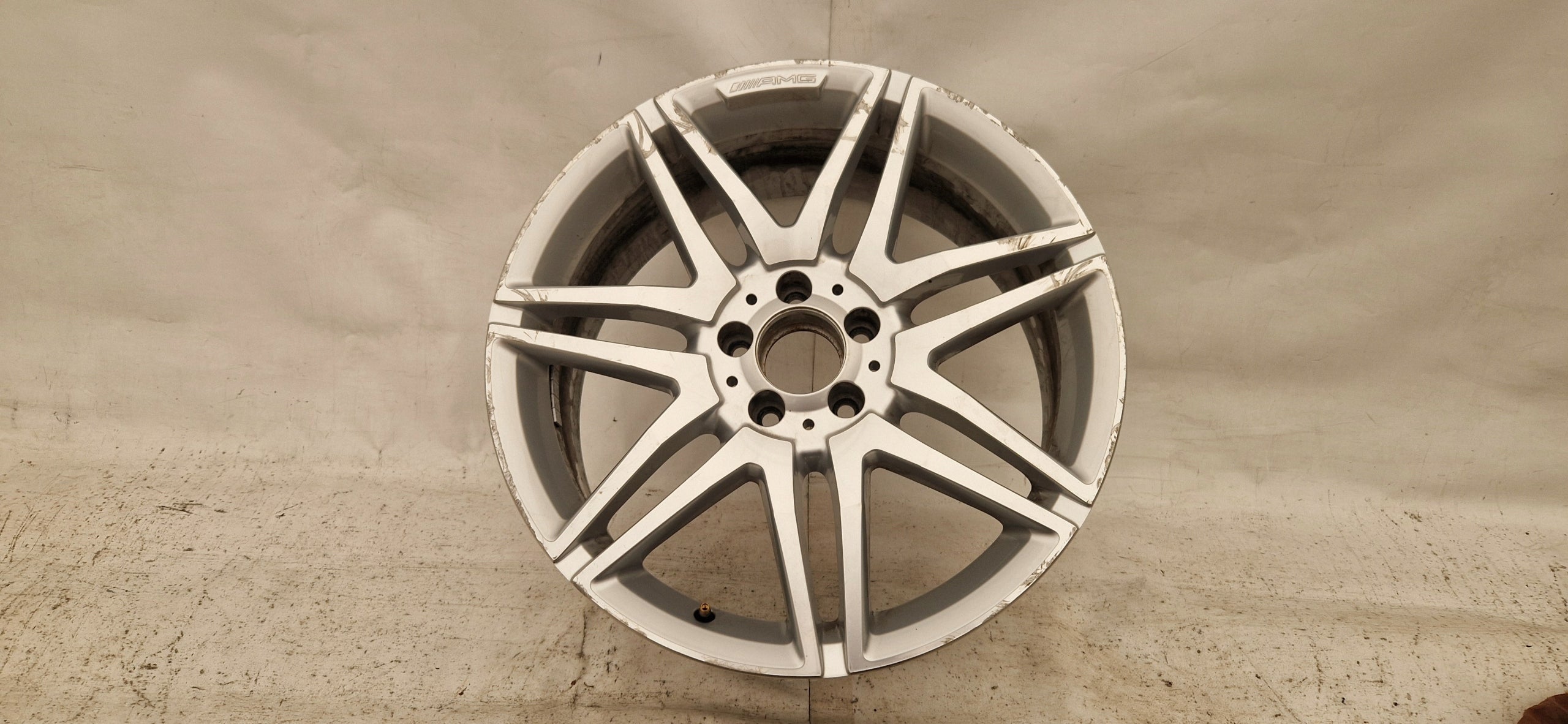 1x Alu Felge Mercedes-Benz V295 Aluminum rim 19 Zoll 8.5J 5x112 48ET A2124014502