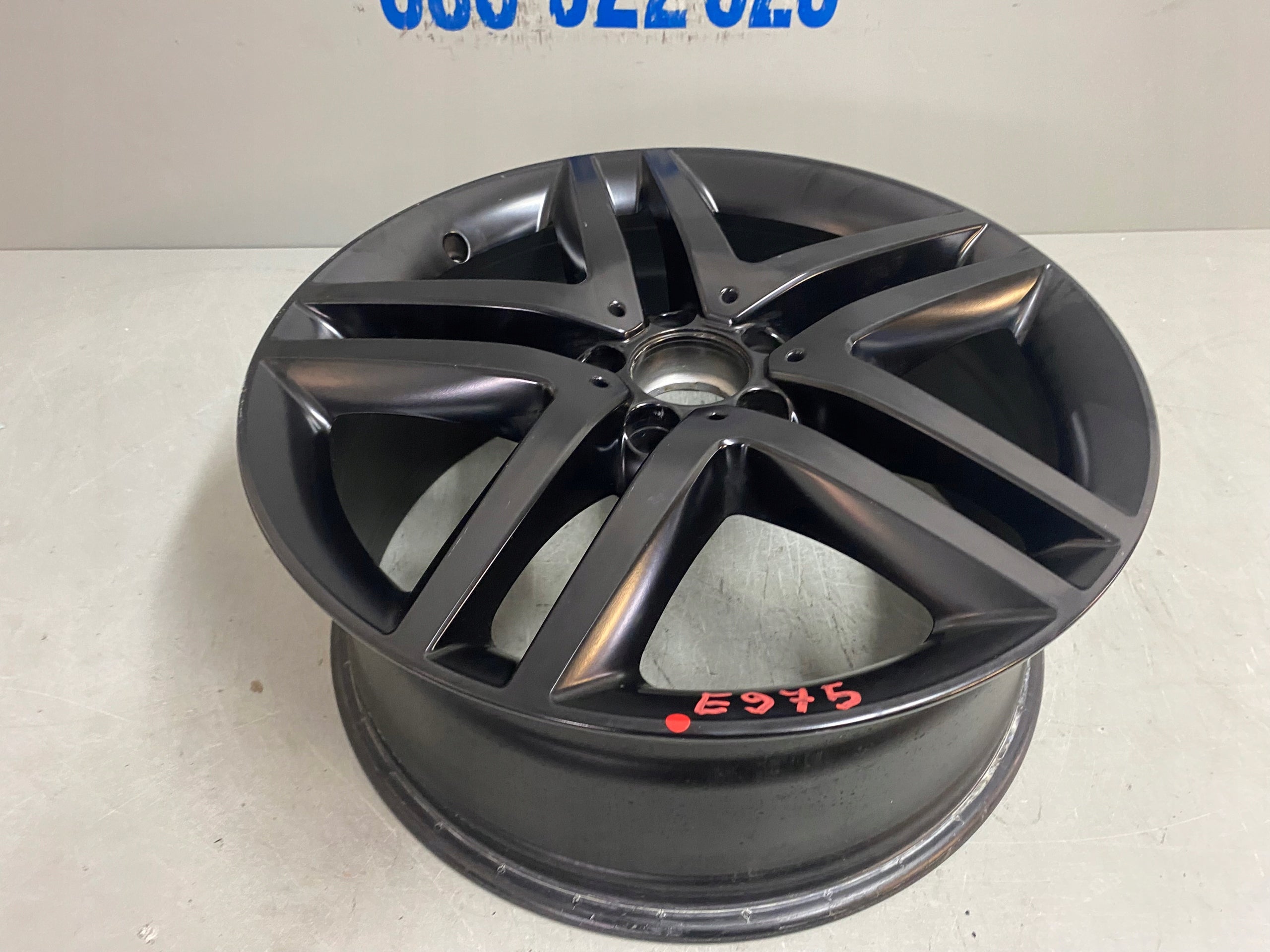 1x Alu Felge Mercedes-Benz W639 W447 19 Zoll 8.0J 5x112 52ET A4474011500