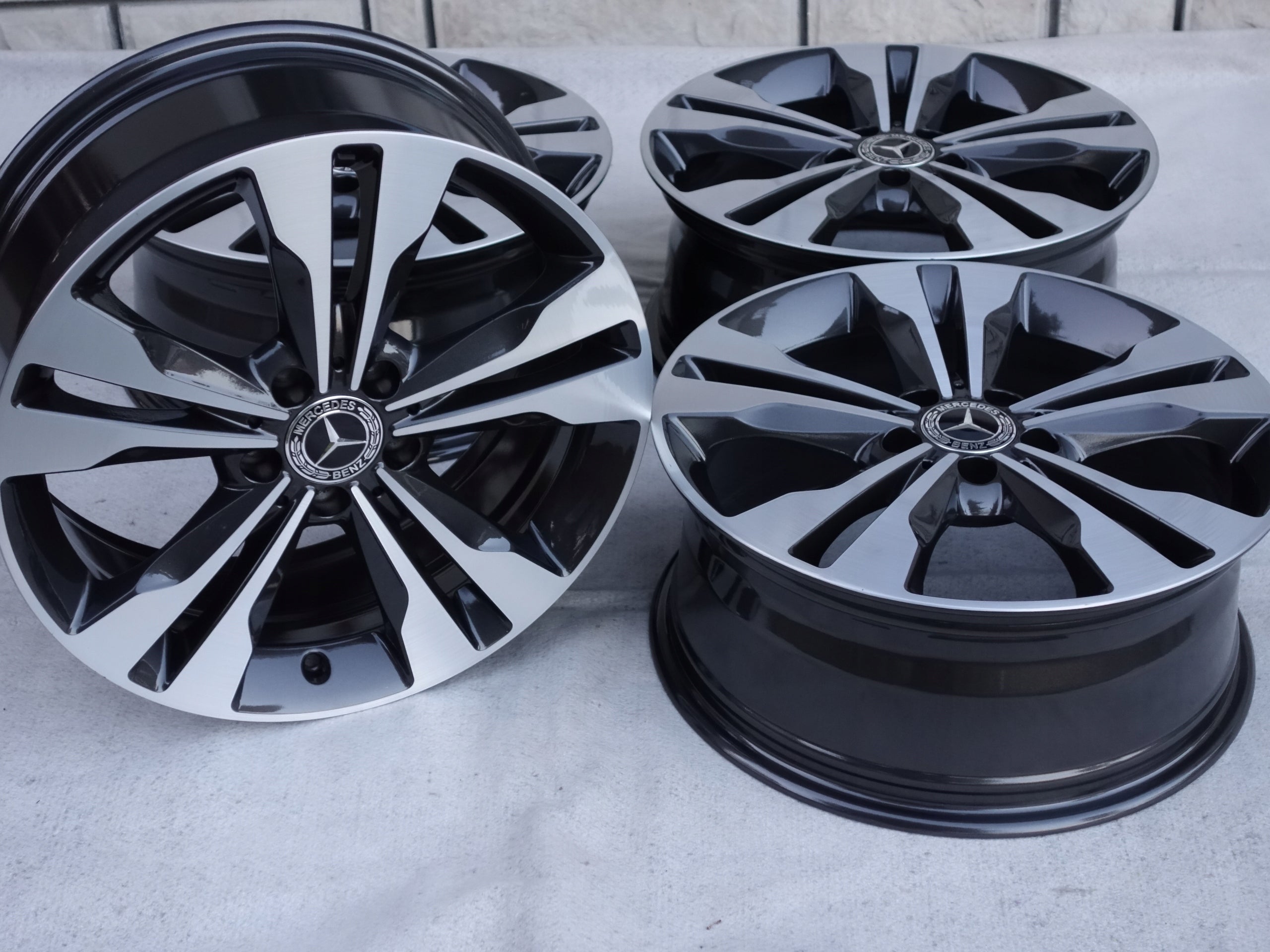 Alu Felge Mercedes-Benz W447 Aluminum rim 18 Zoll 7.5J 5x112