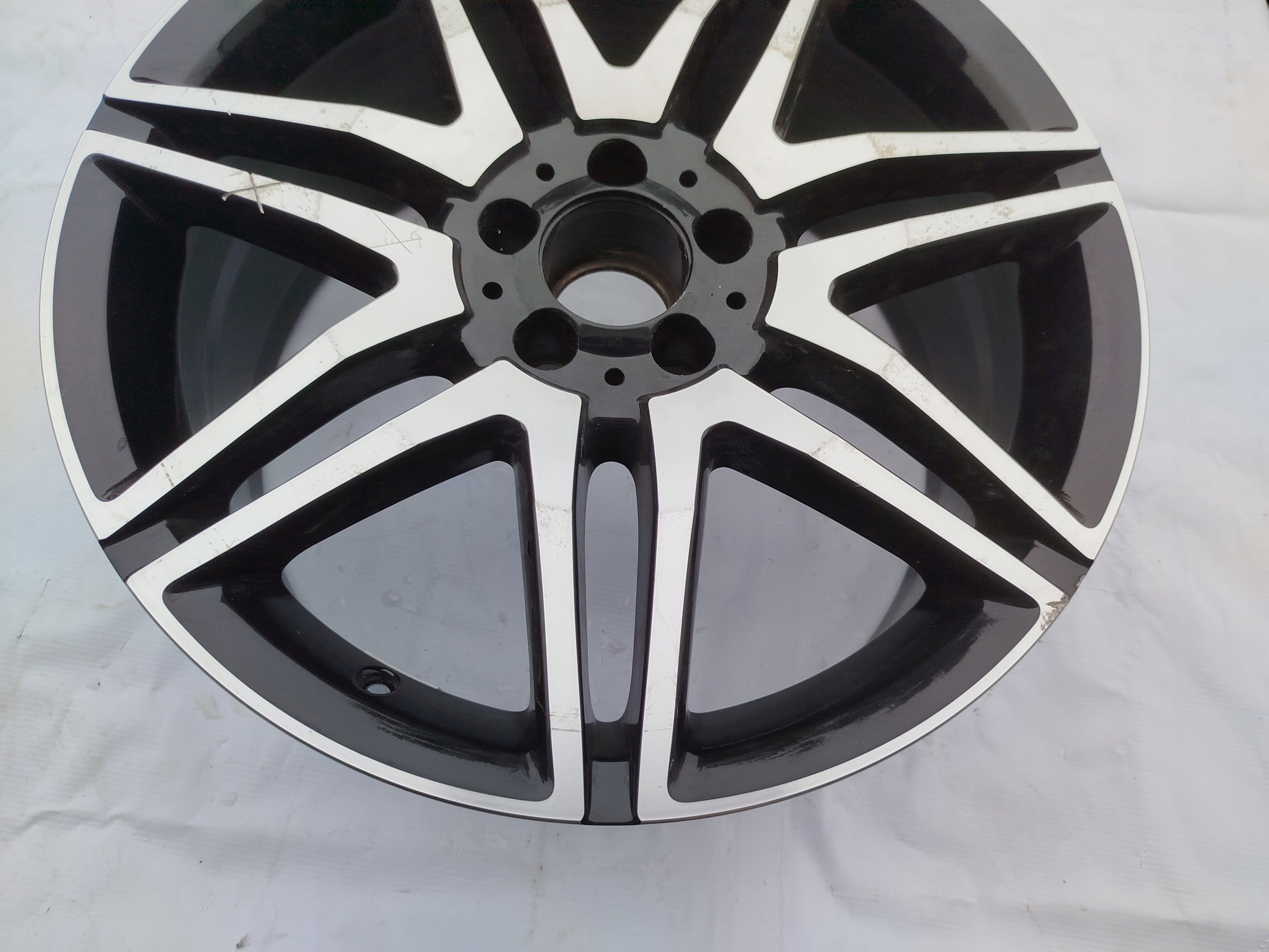 1x Alu Felge Mercedes-Benz W639 Aluminum rim 19 Zoll 8.5J 5x112 31ET A2314011300