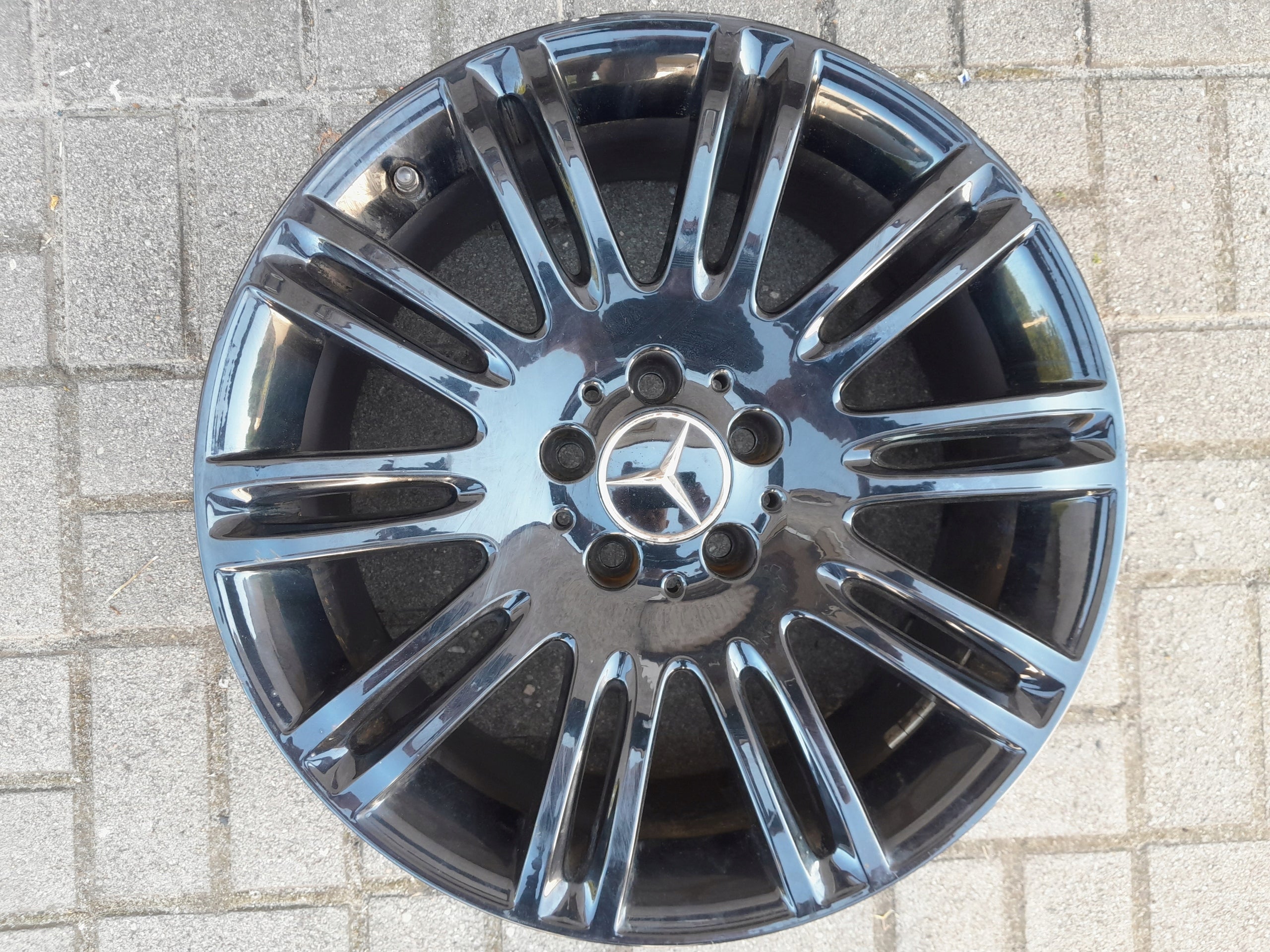 1x Alu Felge Mercedes-Benz W115 Aluminum rim 18 Zoll 8.5J 5x112 38ET