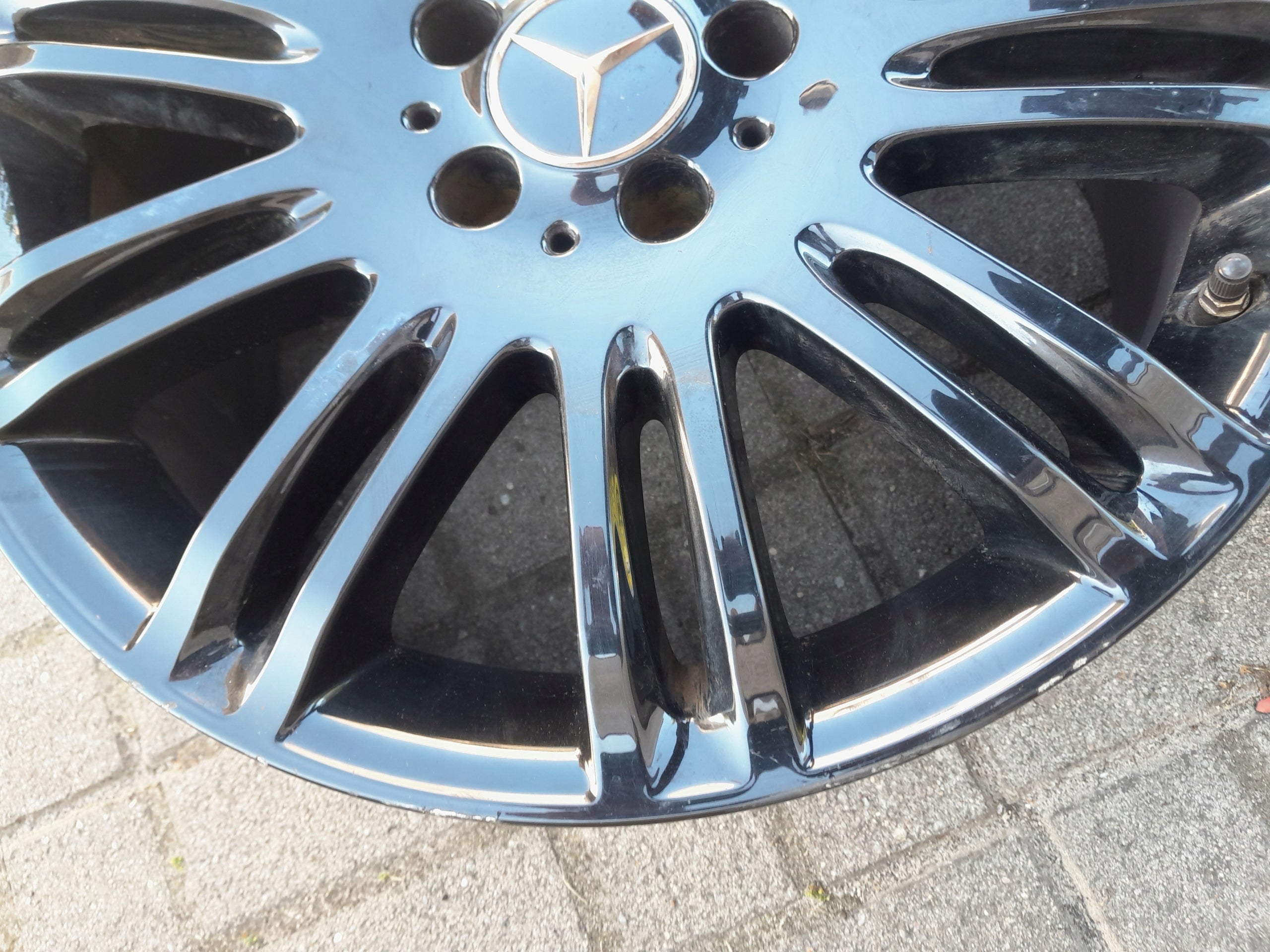 1x Alu Felge Mercedes-Benz W115 Aluminum rim 18 Zoll 8.5J 5x112 38ET