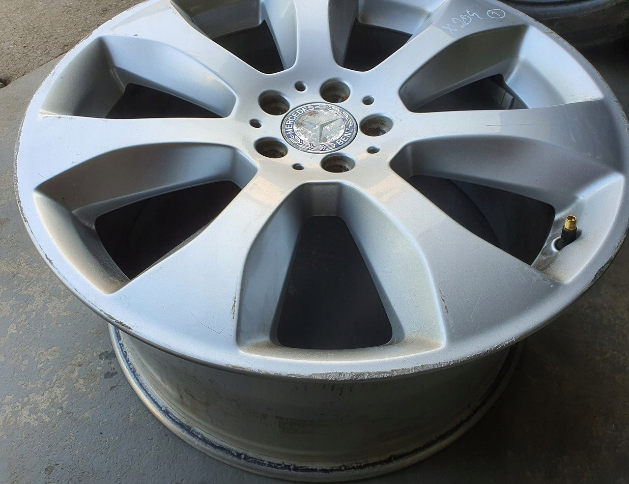 1x Alu Felge Mercedes-Benz W204 Aluminum rim 20 Zoll 9.5J 5x112