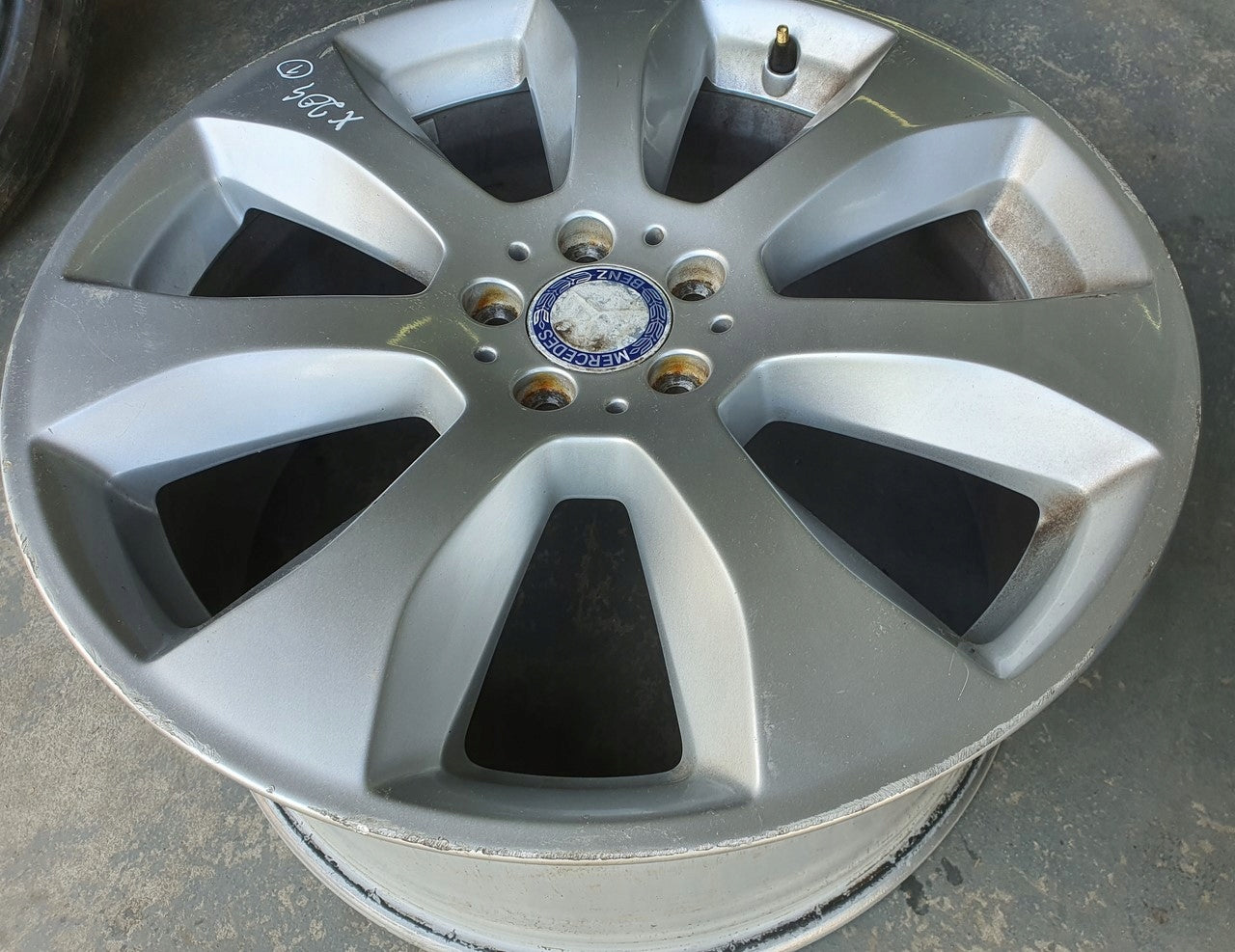 1x Alu Felge Mercedes-Benz W204 Aluminum rim 20 Zoll 9.5J 5x112