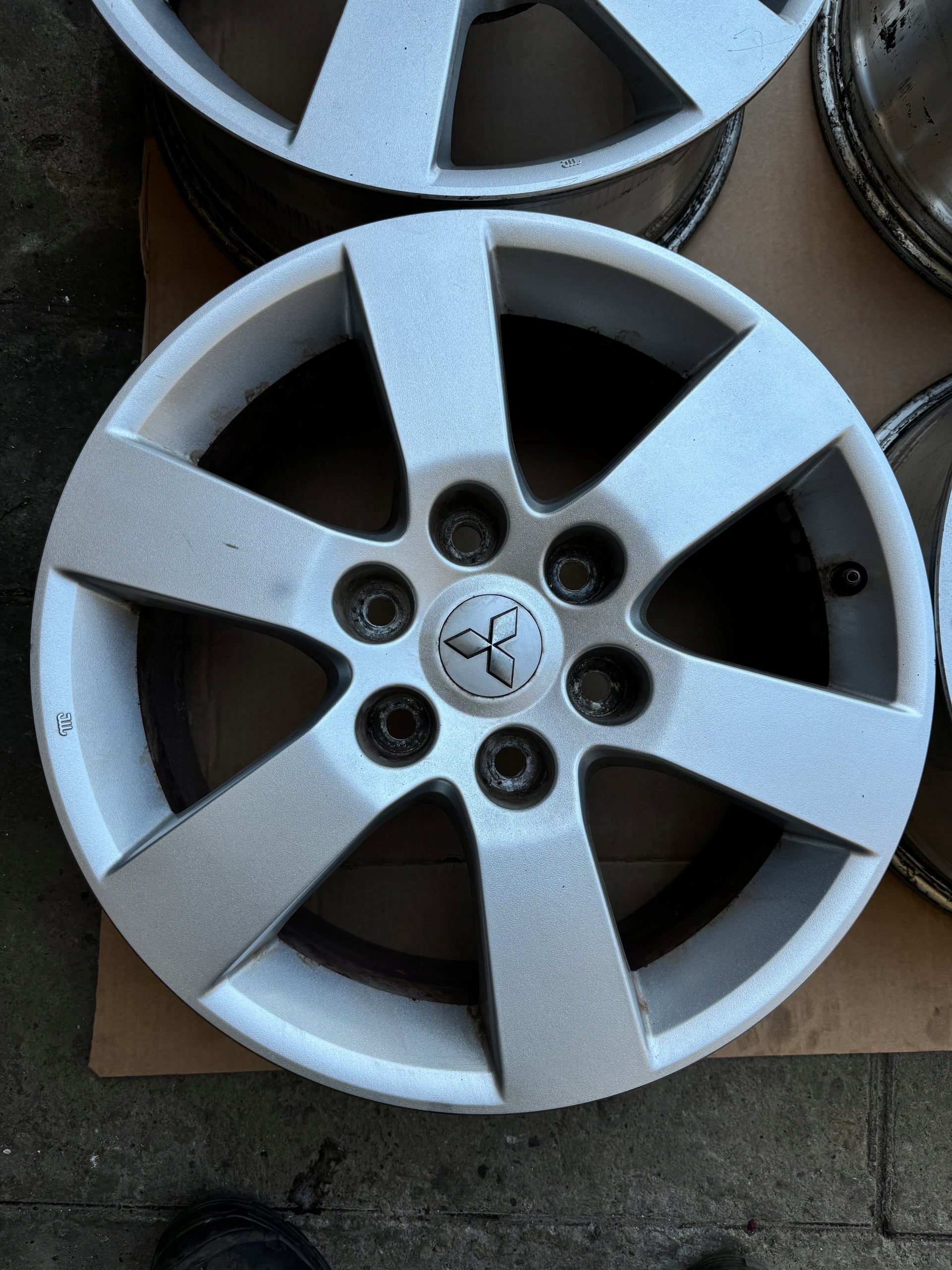 Alu Felge Mitsubishi Pajero Aluminum rim 18 Zoll 7.5J 6x139.7