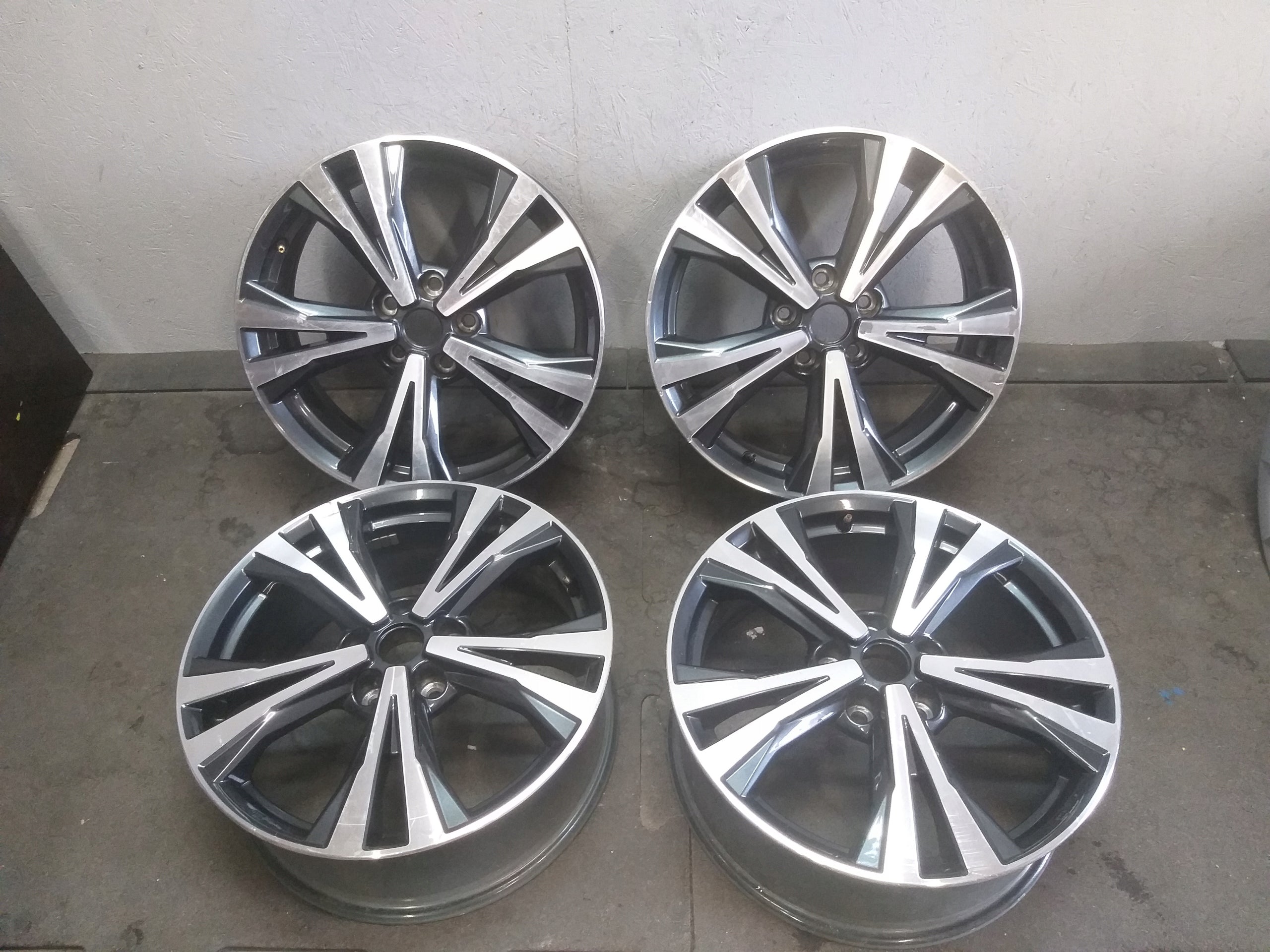 Alu Felge Nissan Sunny Aluminum rim 18 Zoll 7.0J 5x114.3 40ET