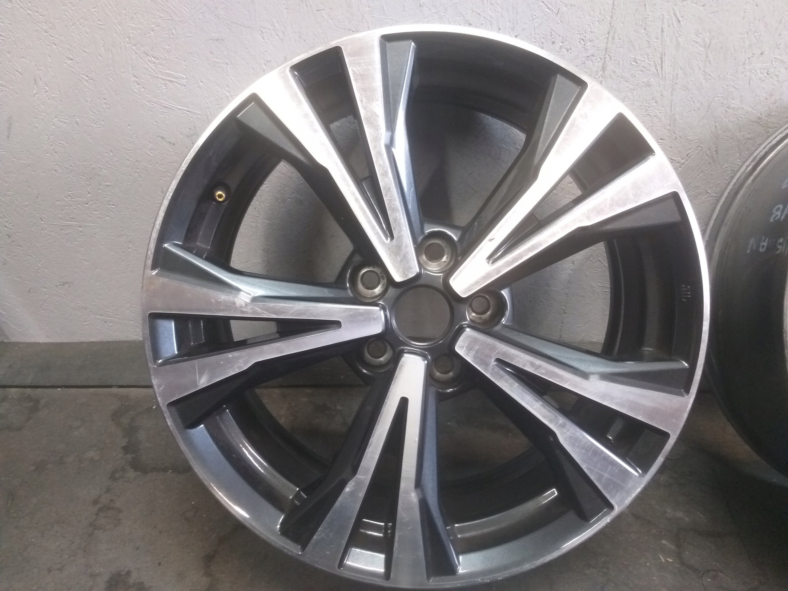 Alu Felge Nissan Sunny Aluminum rim 18 Zoll 7.0J 5x114.3 40ET