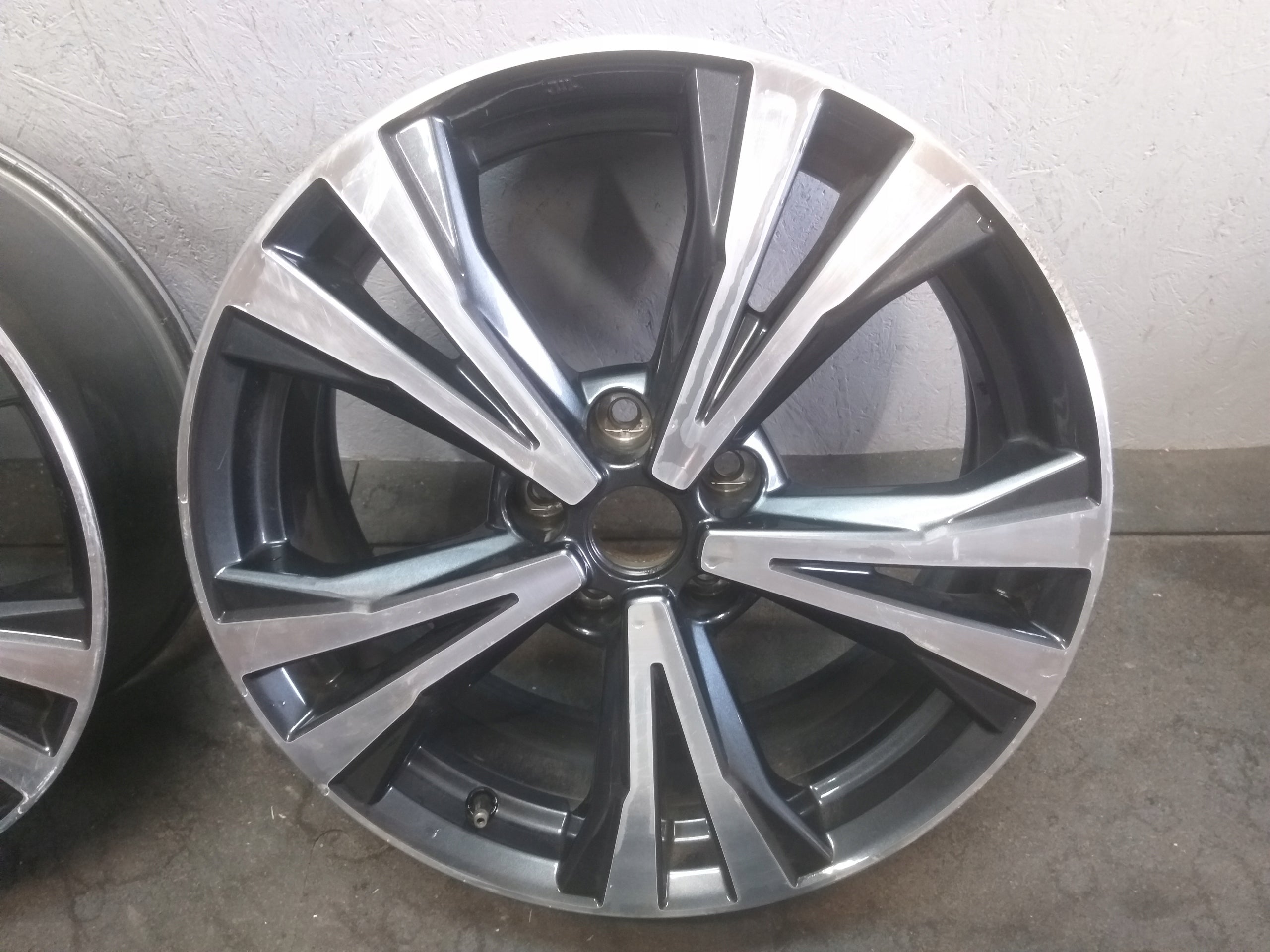 Alu Felge Nissan Sunny Aluminum rim 18 Zoll 7.0J 5x114.3 40ET