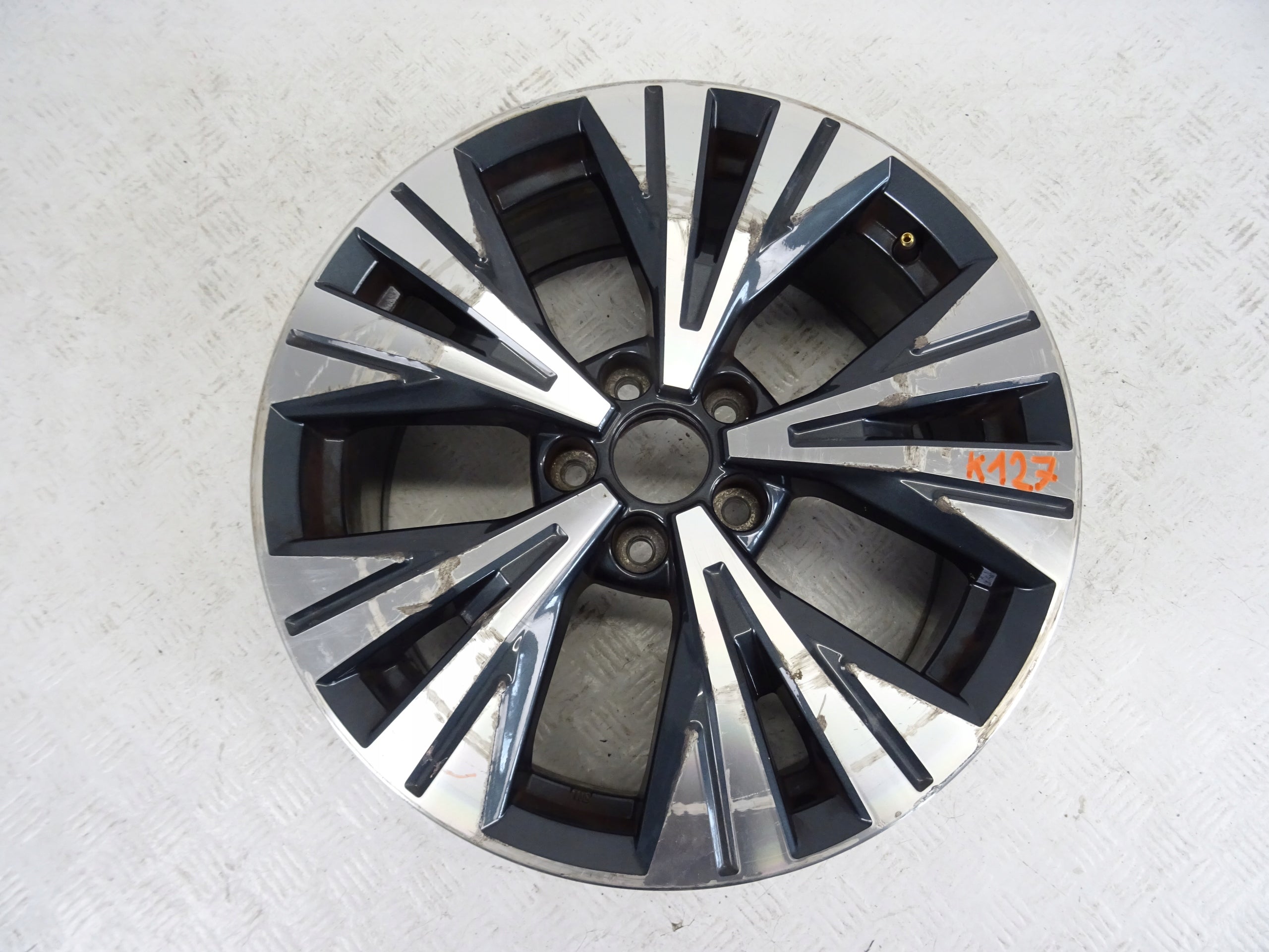 1x Alu Felge Nissan Kicks Aluminum rim 18 Zoll 7.5J 5x114.3 40ET NISSANXTR