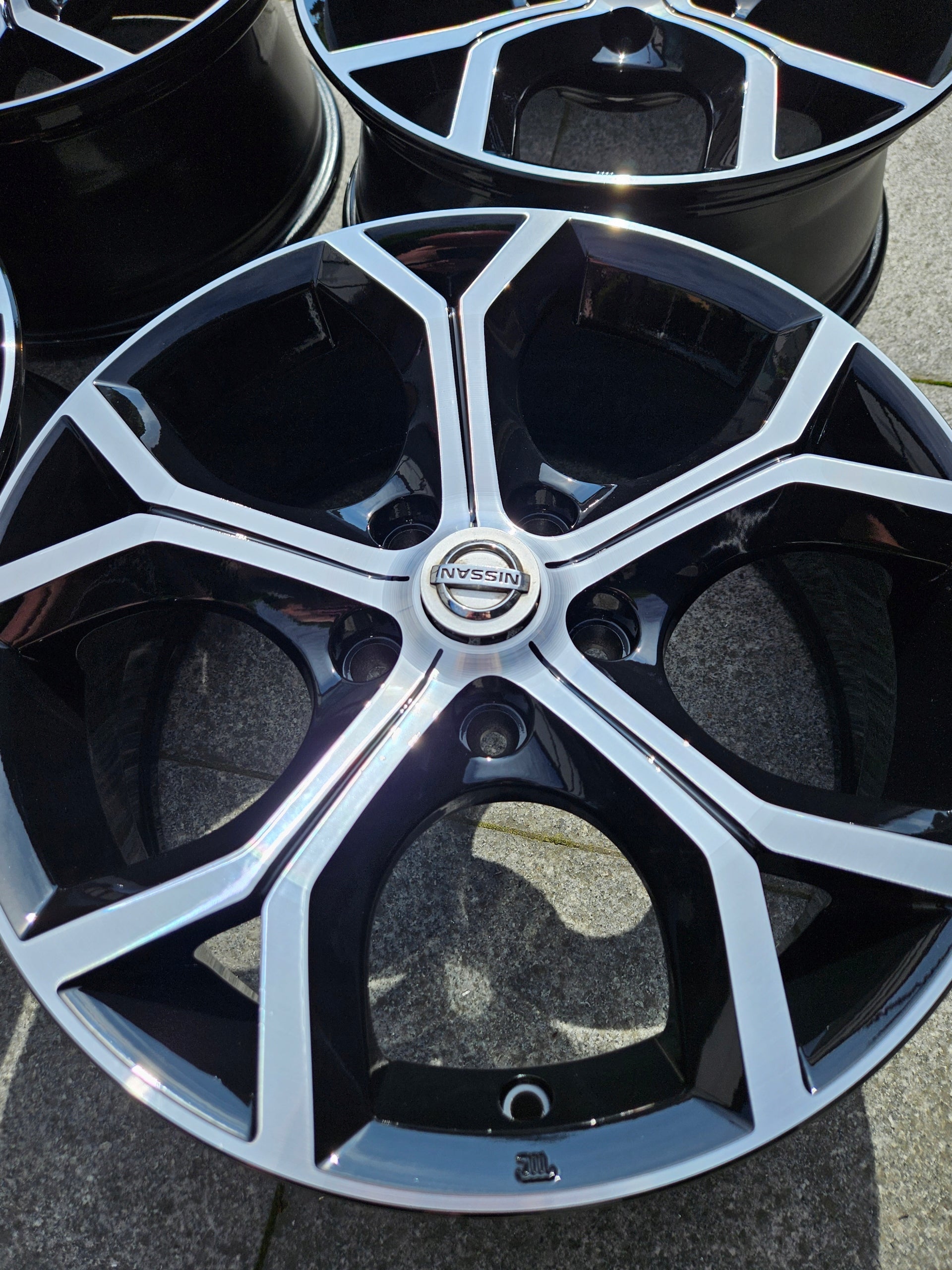 Alu Felge Nissan Juke Aluminum rim 17 Zoll 7.0J 5x114.3 35ET 403006pa1a