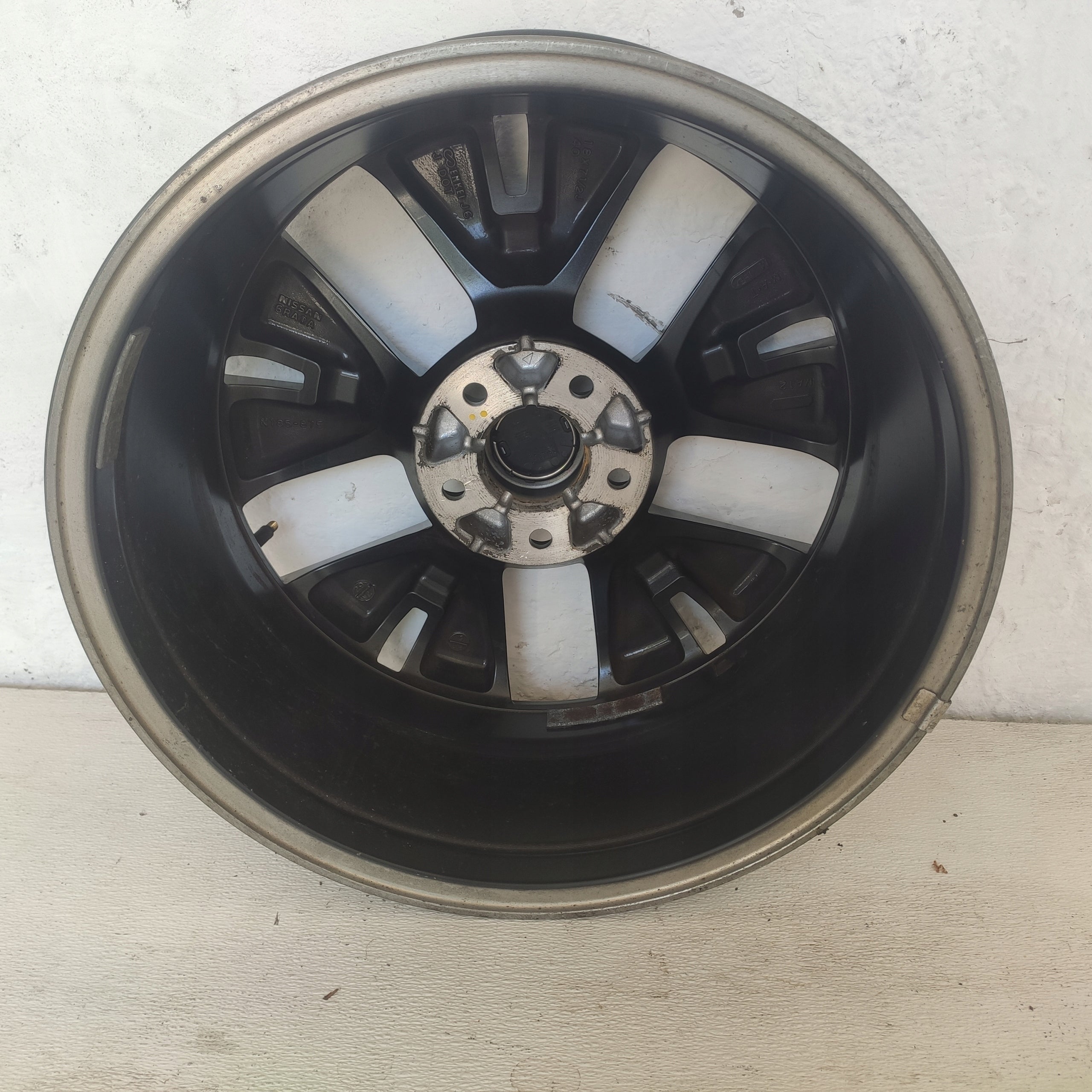 1x Alu Felge Nissan Murano Aluminum rim 18 Zoll 7.5J 5x114.3 -40ET N185875