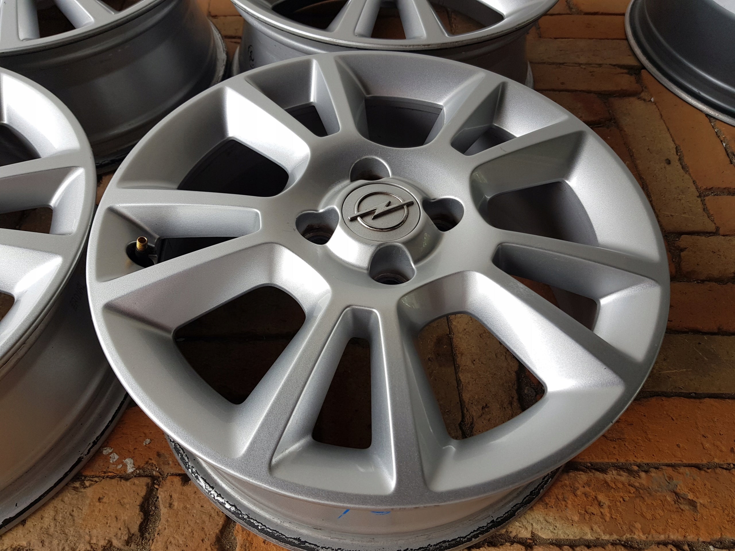 Alu Felge Opel Tigra Corsa Adam Meriva Aluminum rim 16 Zoll 6.0J 4x100 44ET