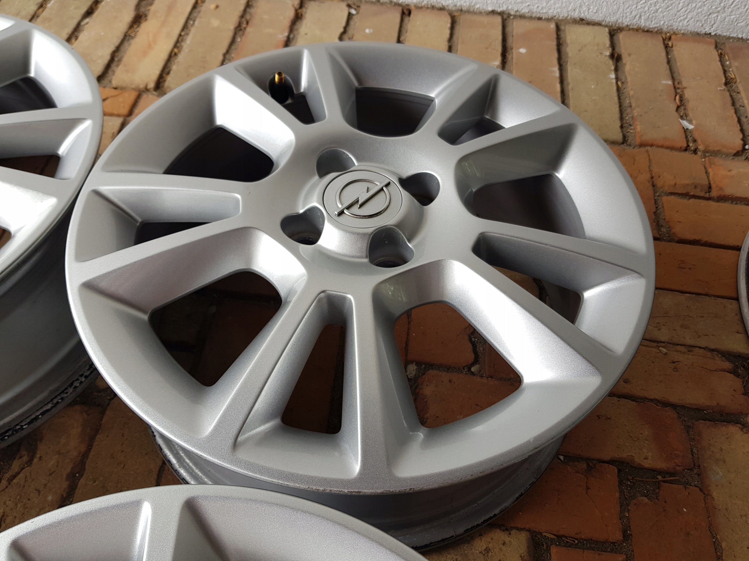 Alu Felge Opel Tigra Corsa Adam Meriva Aluminum rim 16 Zoll 6.0J 4x100 44ET