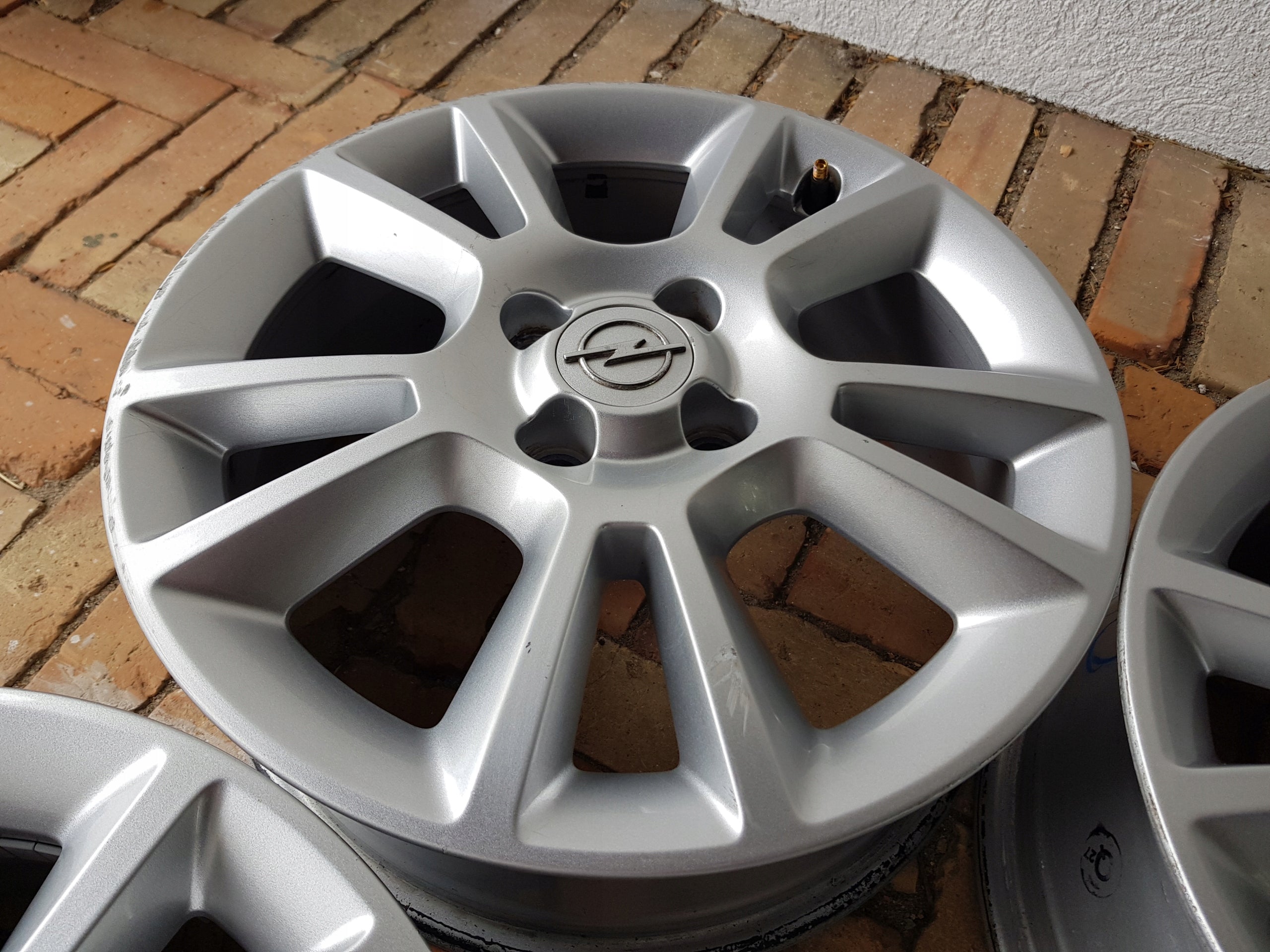 Alu Felge Opel Tigra Corsa Adam Meriva Aluminum rim 16 Zoll 6.0J 4x100 44ET