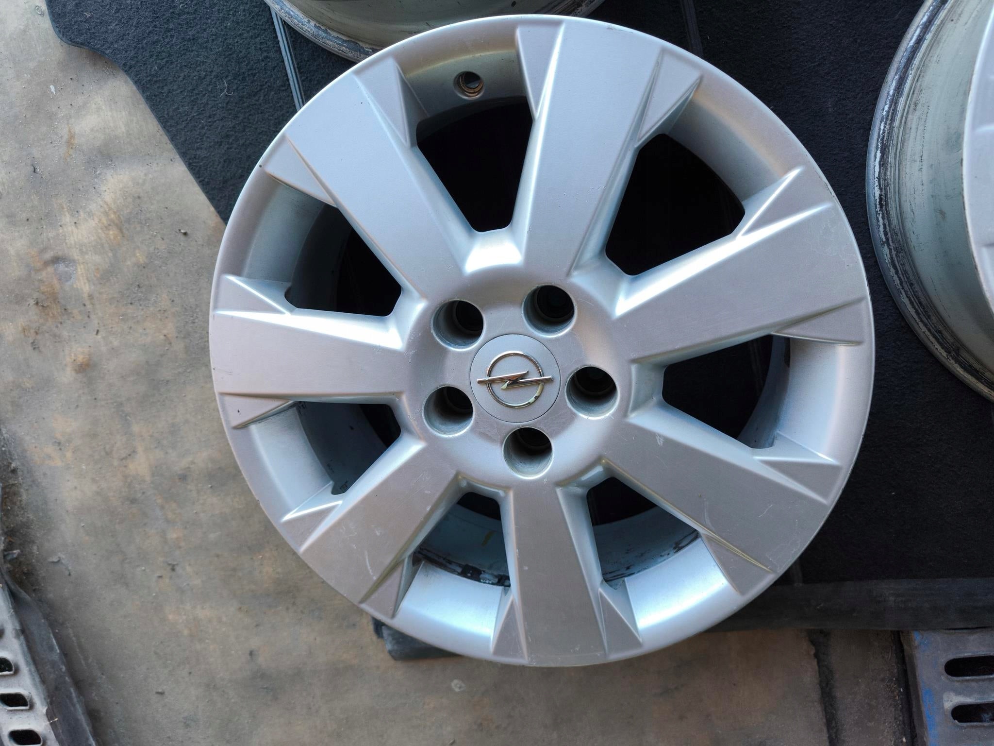 Alu Felge Opel Signum Meriva Vectra Omega Zafira Corsa Astra 17 Zoll 7.0J 5x110 41ET