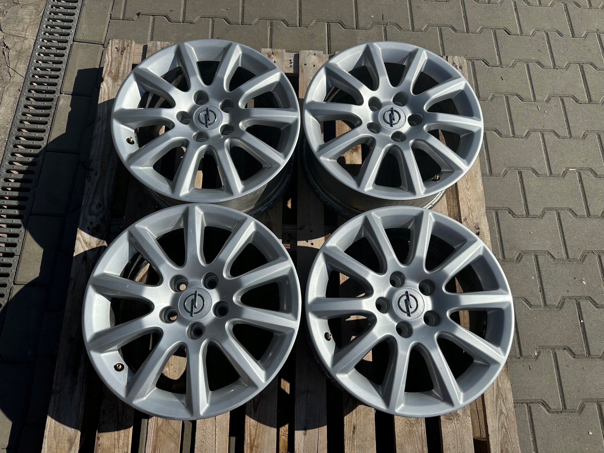 Alu Felge Opel Vectra Astra Zafira 16 Zoll 6.5J 5x110 37ET 13116623