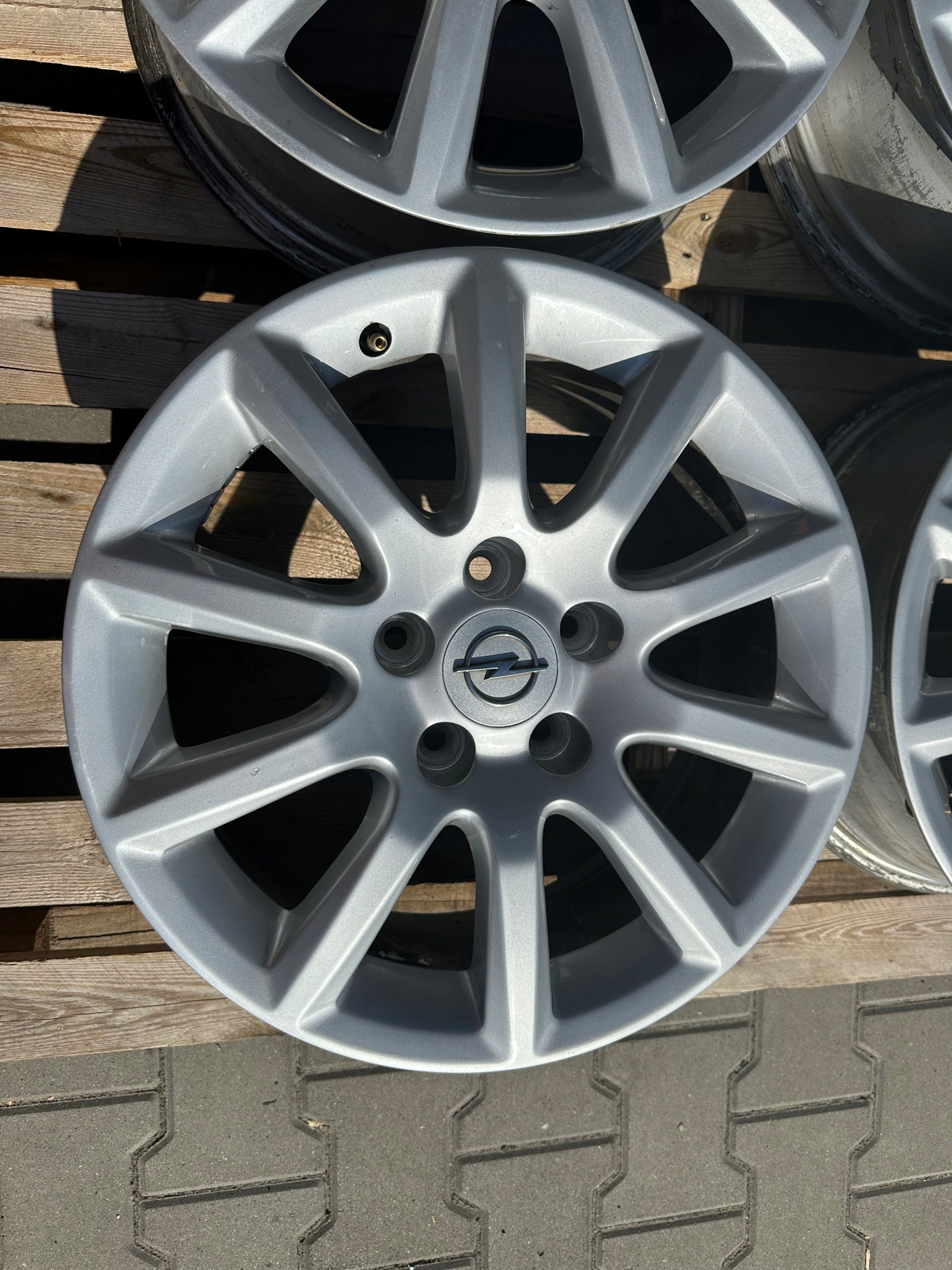 Alu Felge Opel Vectra Astra Zafira 16 Zoll 6.5J 5x110 37ET 13116623