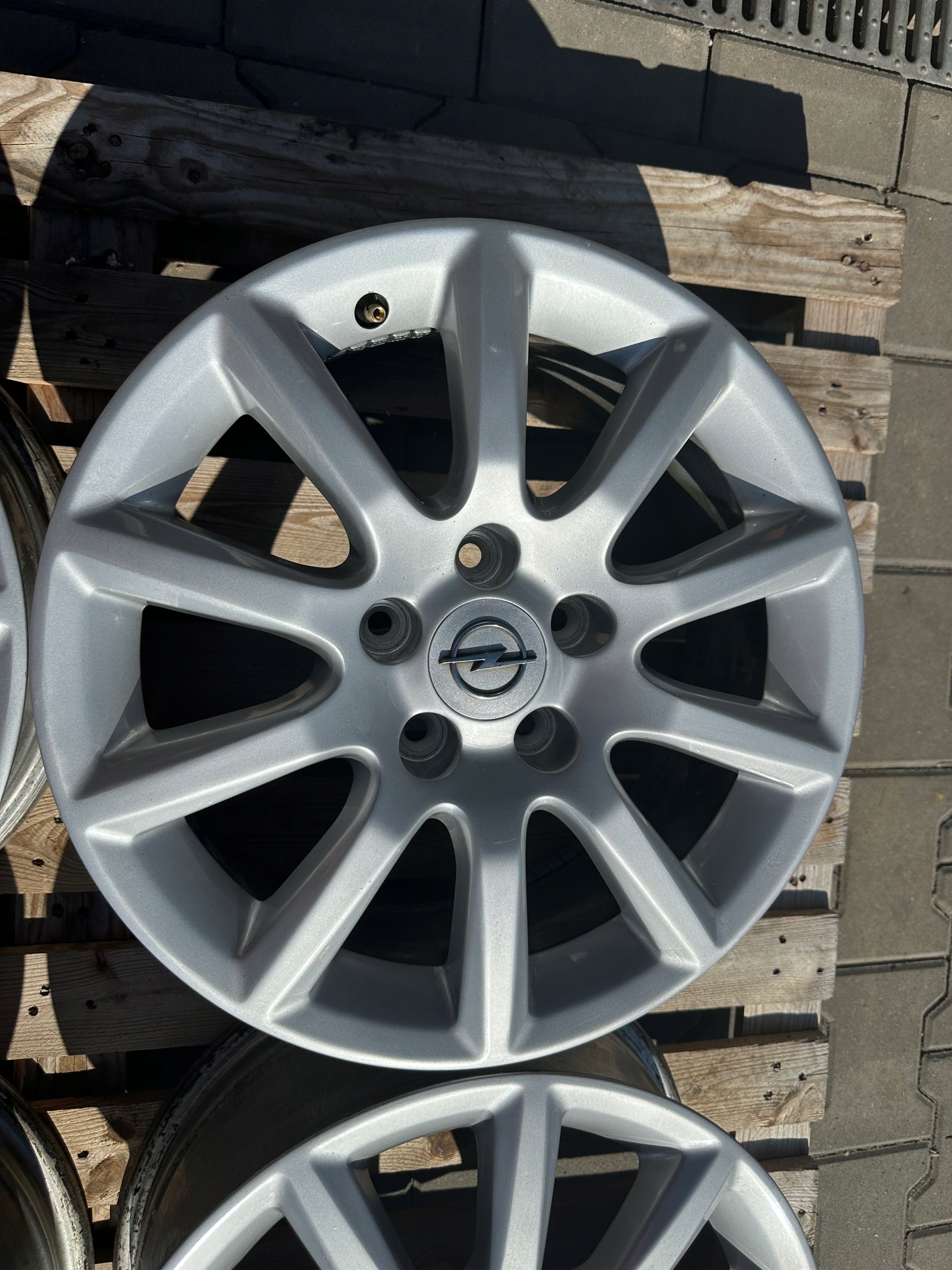 Alu Felge Opel Vectra Astra Zafira 16 Zoll 6.5J 5x110 37ET 13116623