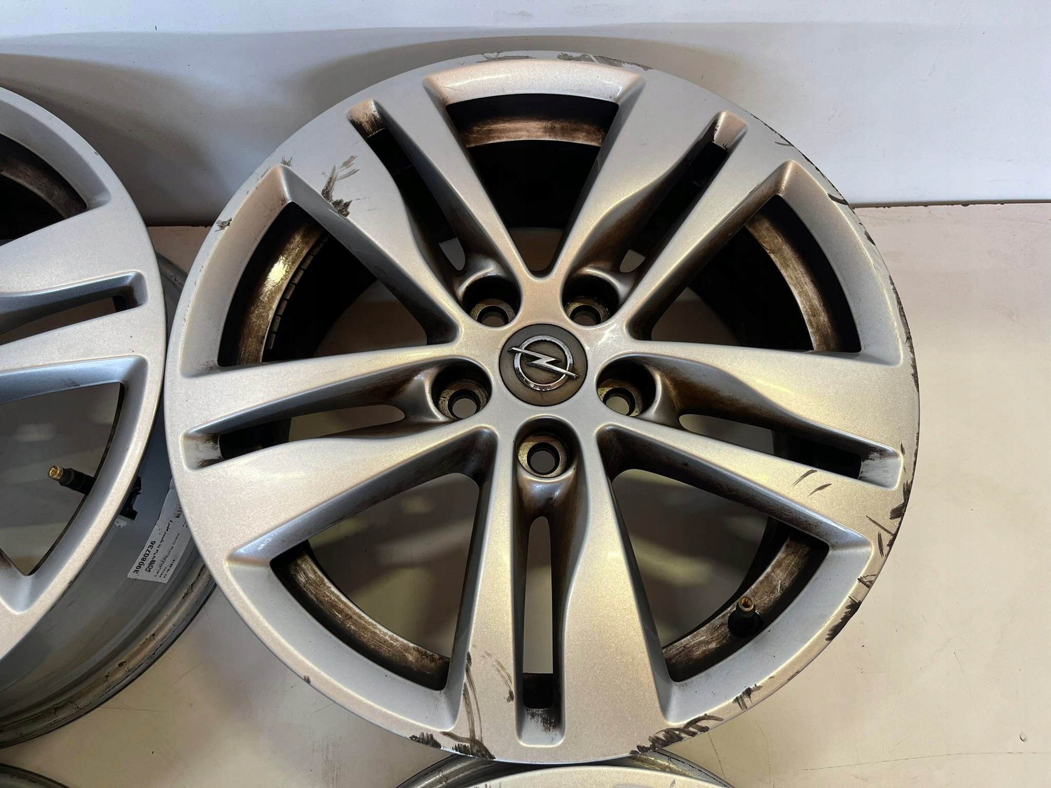 Alu Felge Opel Astra Aluminum rim 16 Zoll 7.0J 5x105 39024544