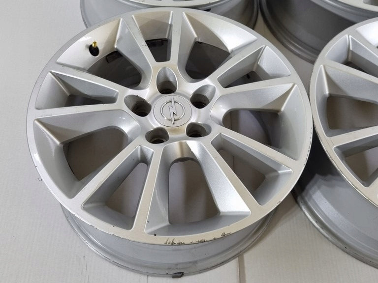 Alu Felge Opel Astra Zafira Aluminum rim 17 Zoll 7.0J 5x110 35ET 13120652