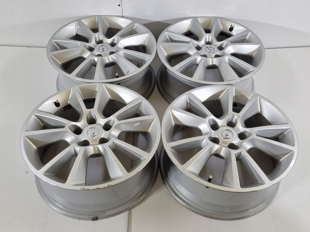 Alu Felge Opel Astra Zafira Aluminum rim 17 Zoll 7.0J 5x110 35ET 13120652