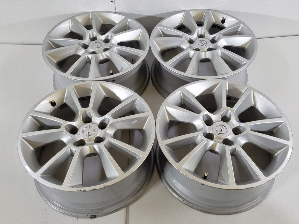 Alu Felge Opel Astra Zafira Aluminum rim 17 Zoll 7.0J 5x110 35ET 13120652