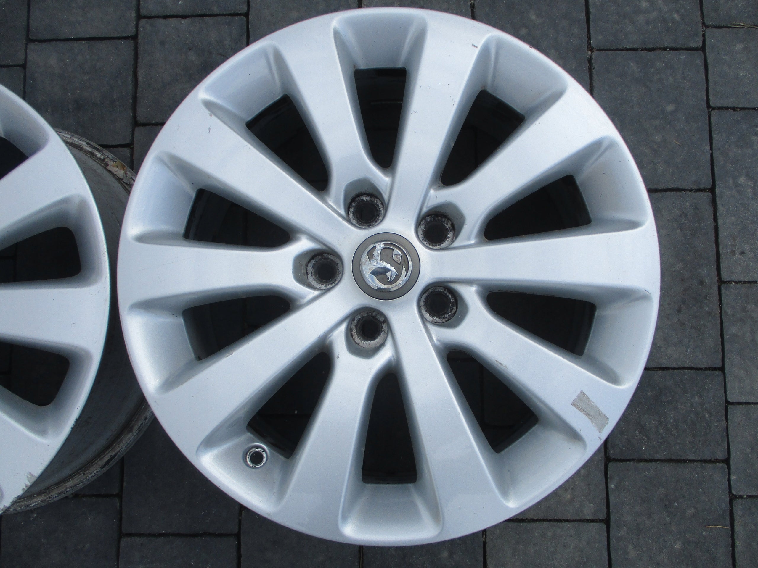 Alu Felge Opel Insignia Aluminum rim 18 Zoll 8.0J 5x120 42ET 13313796