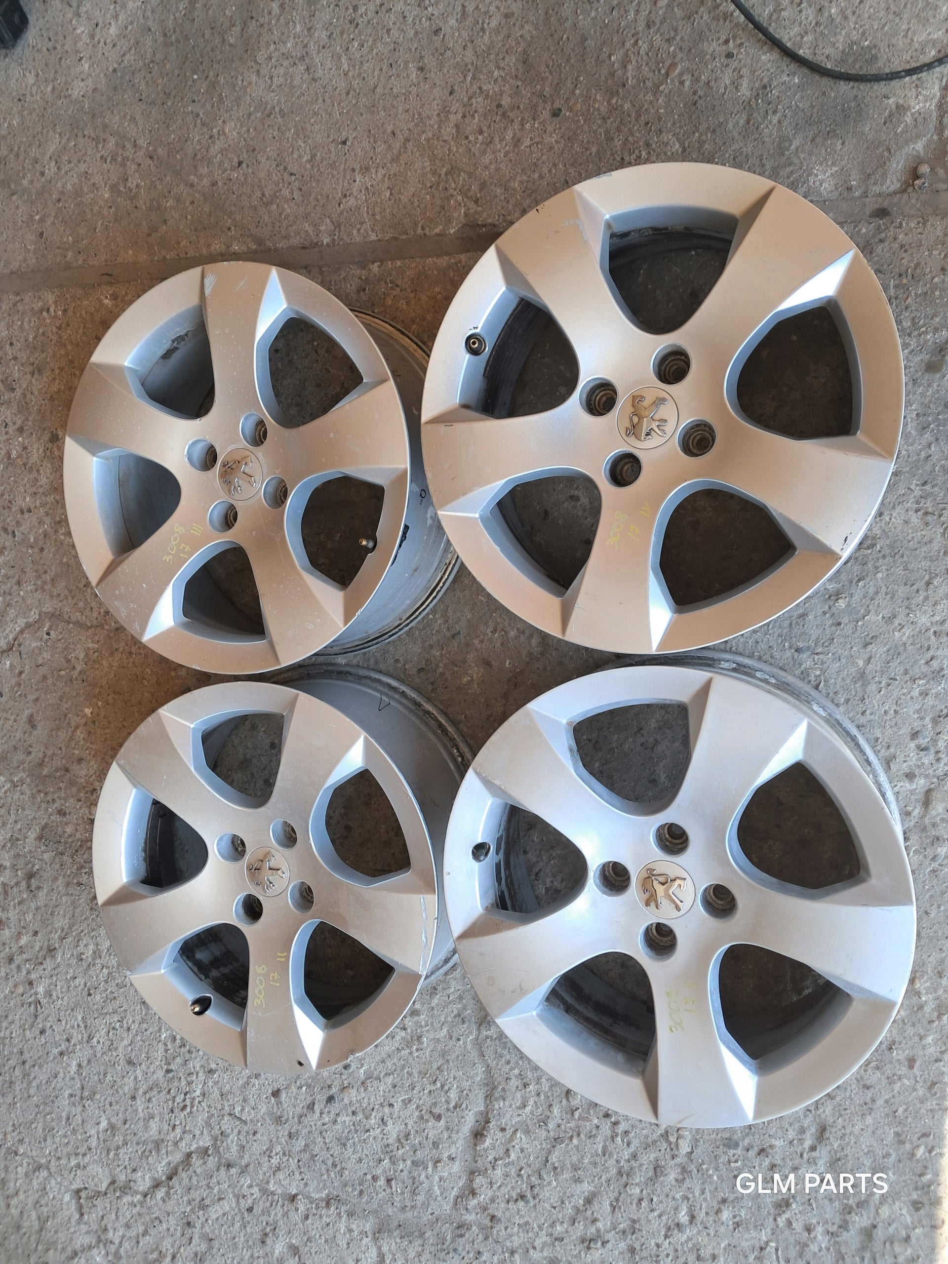 Alu Felge Peugeot 3008 108 Aluminum rim 17 Zoll 7.5J 4x108 29ET 9684883880