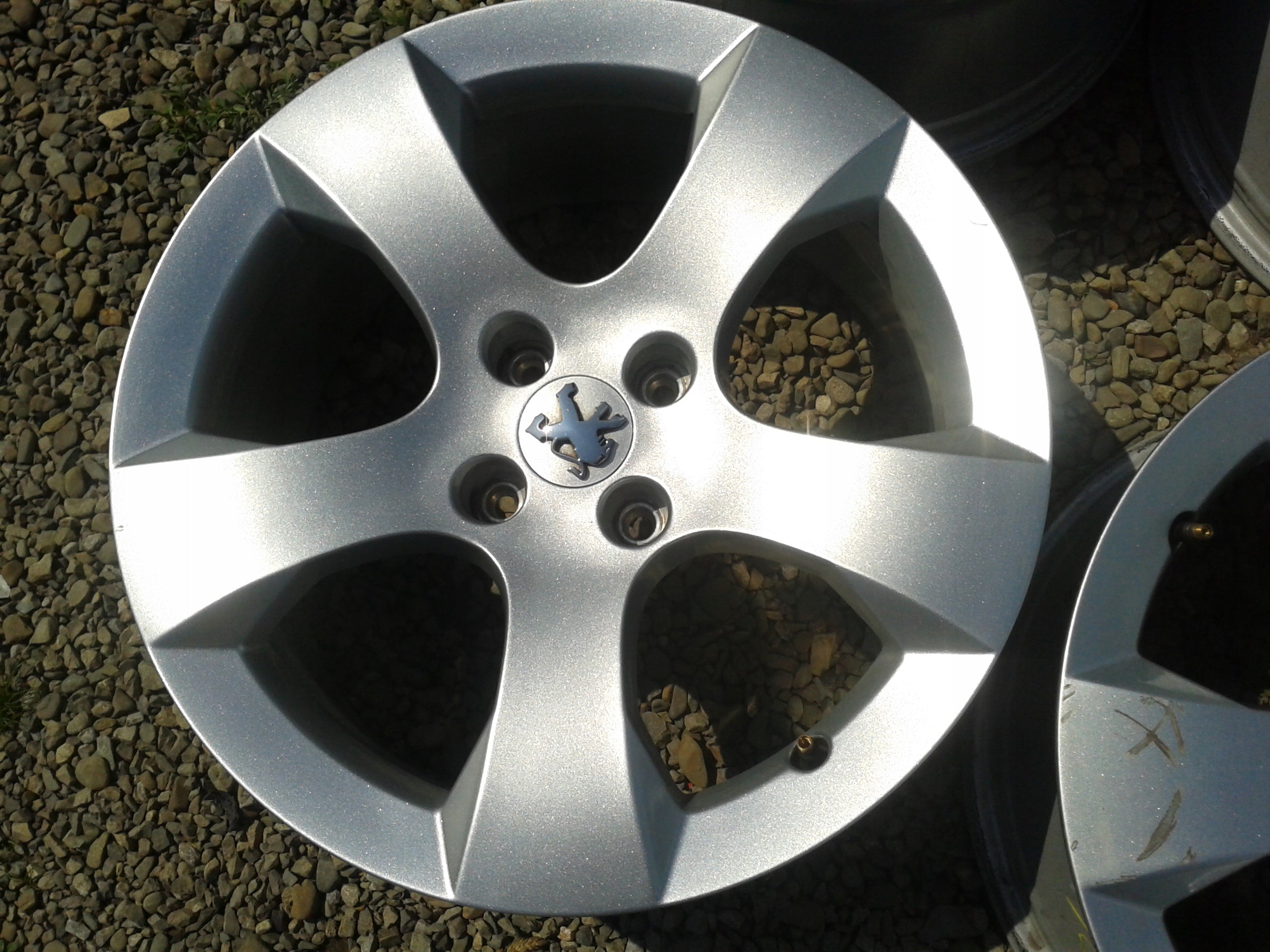 Alu Felge Peugeot 3008 108 Aluminum rim 17 Zoll 7.5J 4x108 9673738677