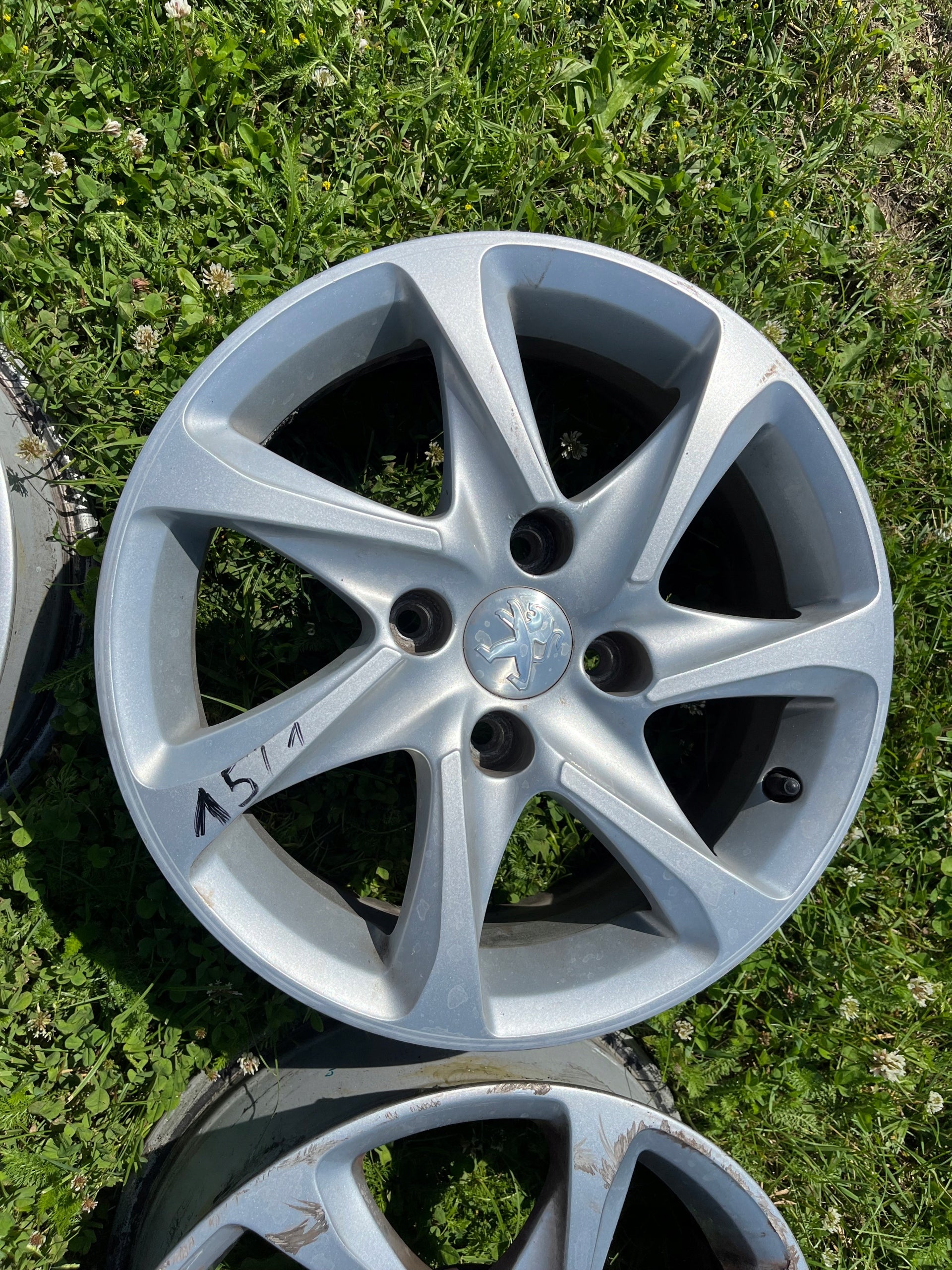 Alu Felge Peugeot 108 Aluminum rim 15 Zoll 6.0J 4x108 23ET 9673773577