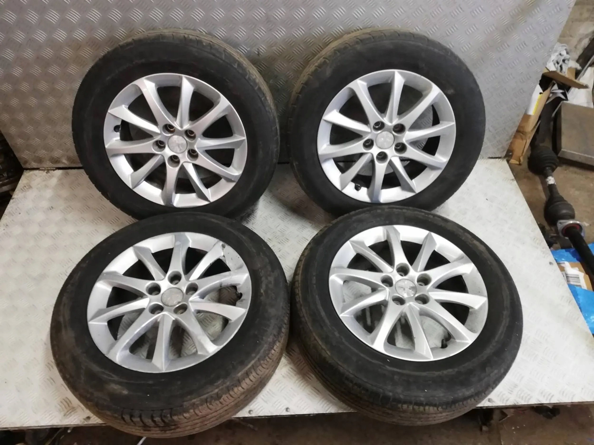 1x Alu Felge Peugeot 508 Aluminum rim 16 Zoll