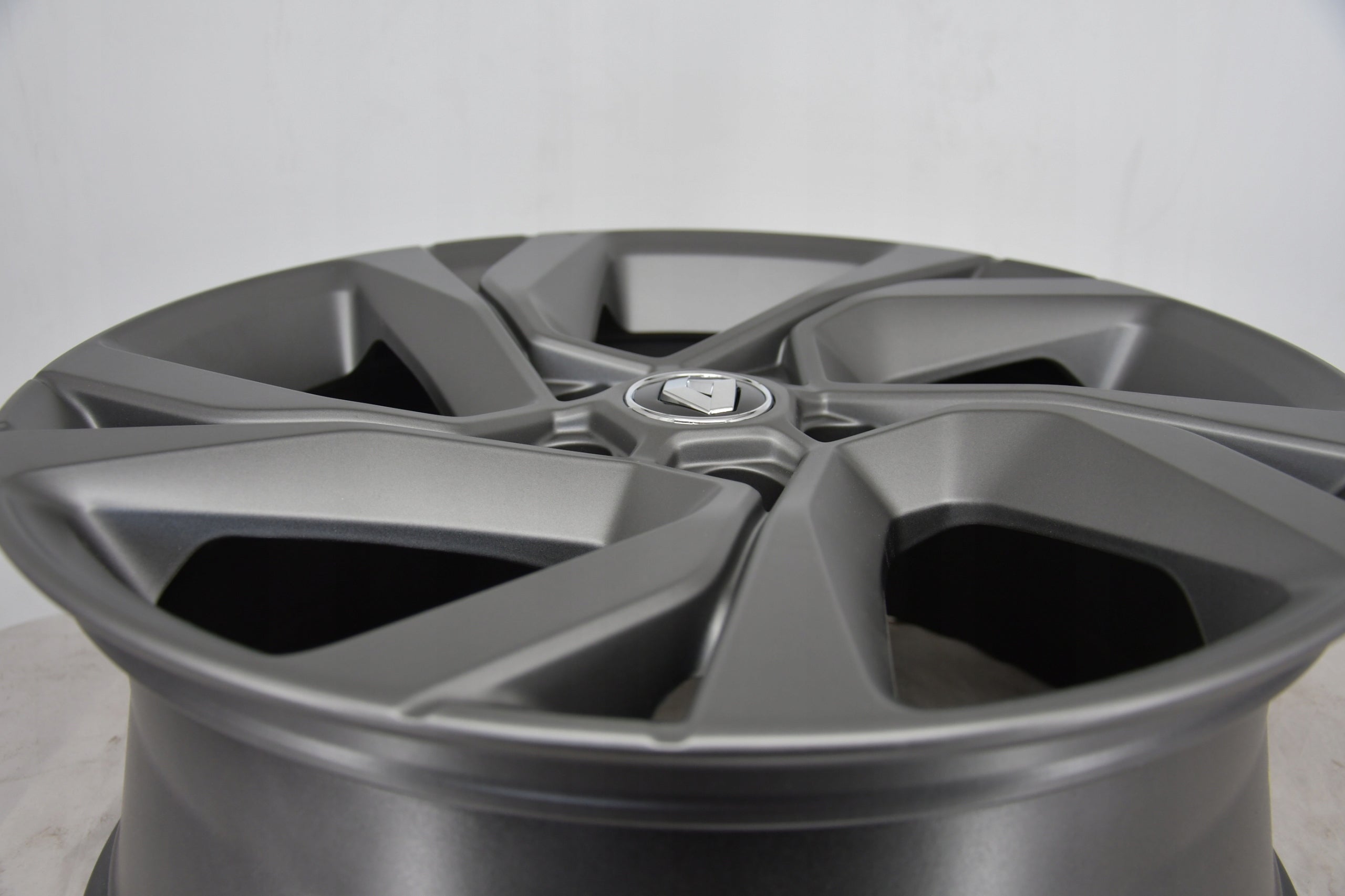 Alu Felge Renault Megane IV Aluminum rim 18 Zoll 7.5J 5x114.3 46ET 403001562R