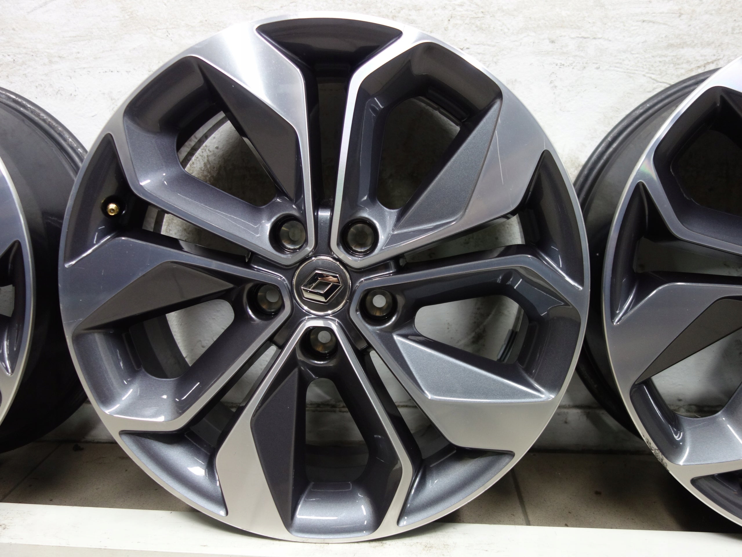 Alu Felge Renault Laguna Aluminum rim 18 Zoll 7.5J 5x114.3 46ET