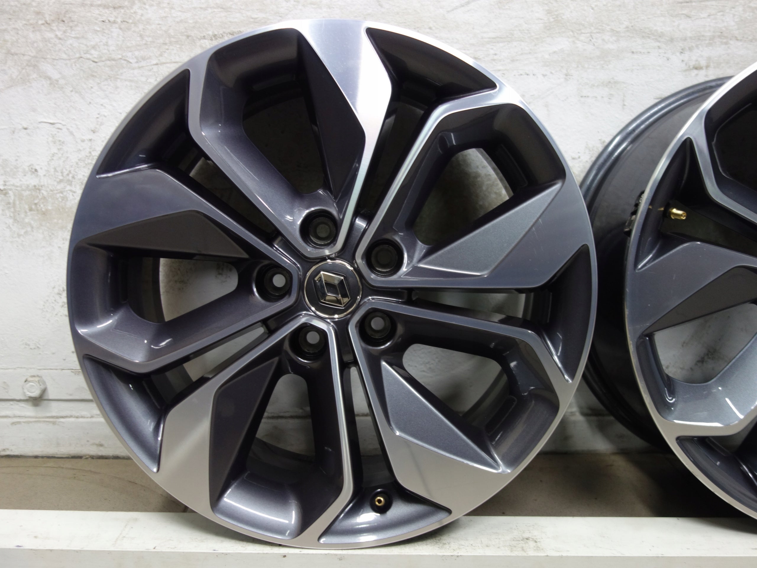 Alu Felge Renault Laguna Aluminum rim 18 Zoll 7.5J 5x114.3 46ET