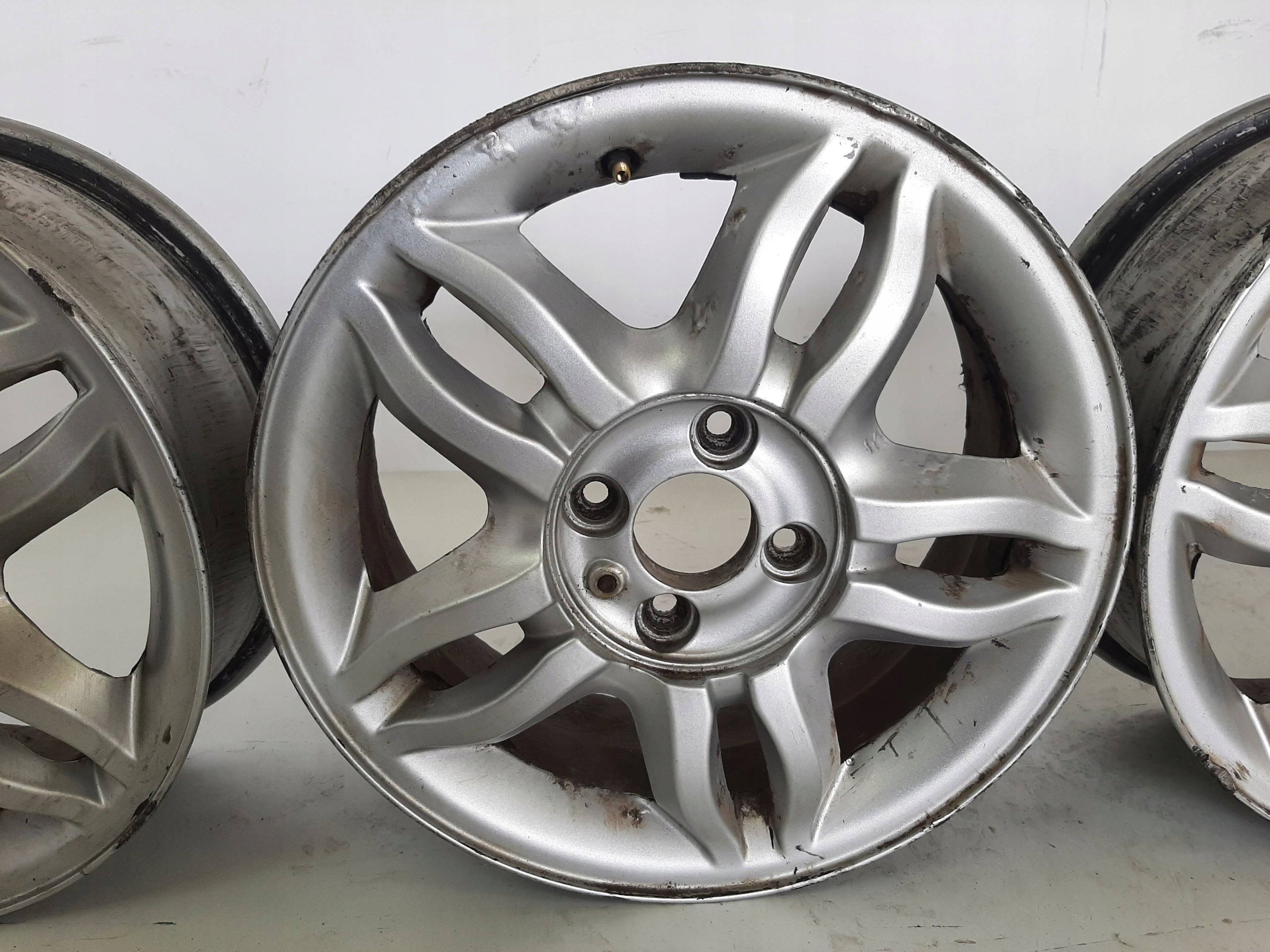 Alu Felge Renault Clio Aluminum rim 15 Zoll 6.0J 4x100 34ET 820031780R