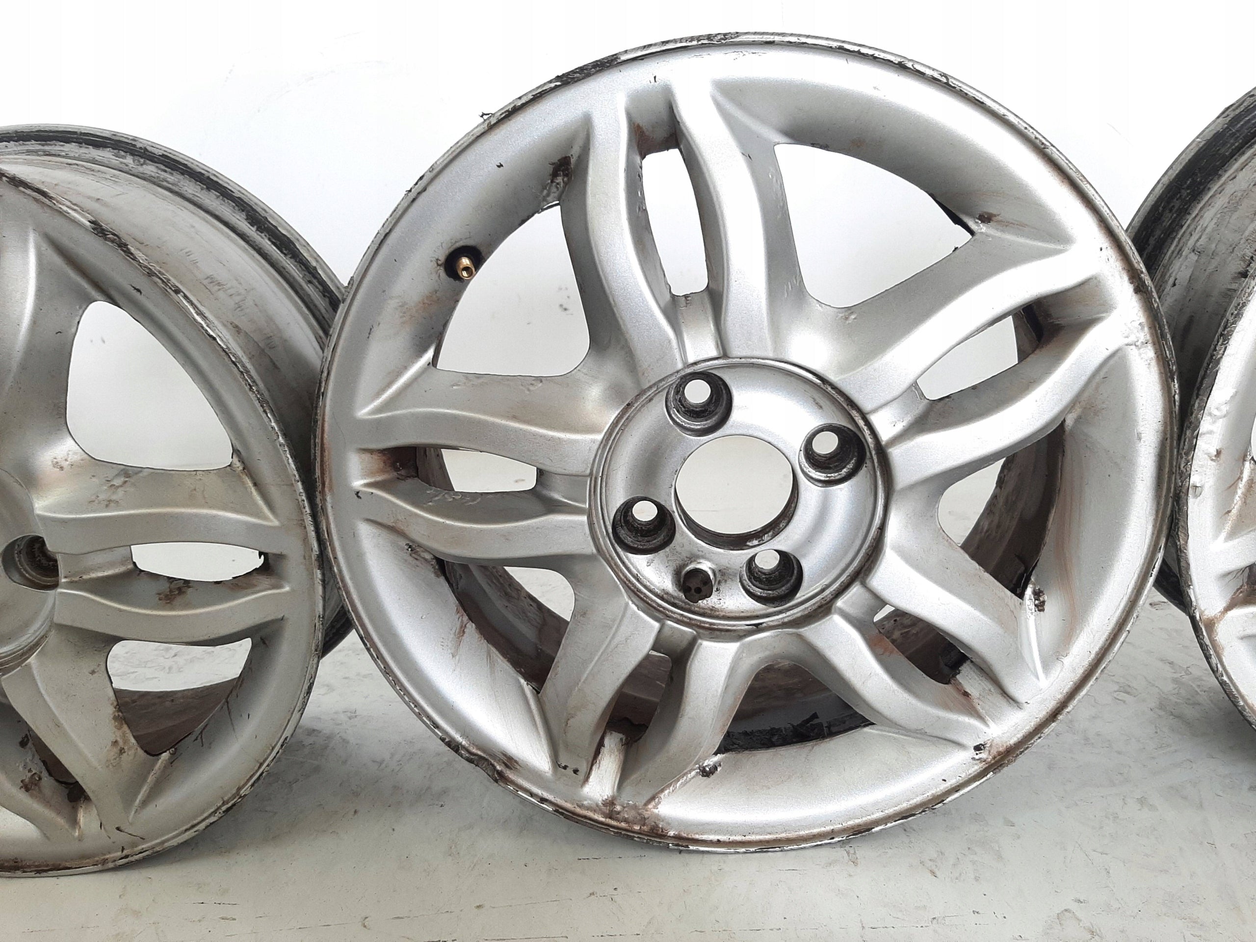 Alu Felge Renault Clio Aluminum rim 15 Zoll 6.0J 4x100 34ET 820031780R