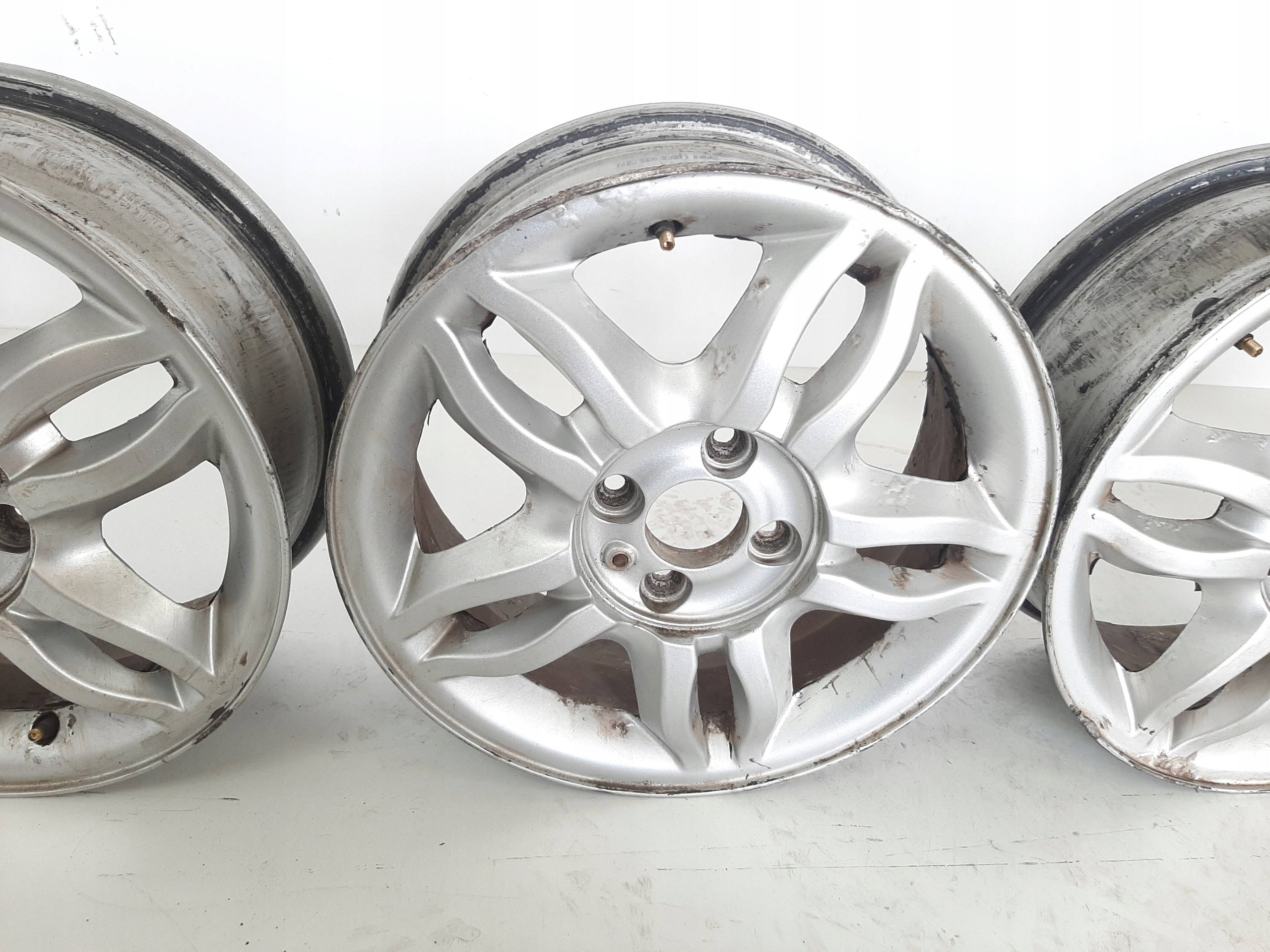 Alu Felge Renault Clio Aluminum rim 15 Zoll 6.0J 4x100 34ET 820031780R