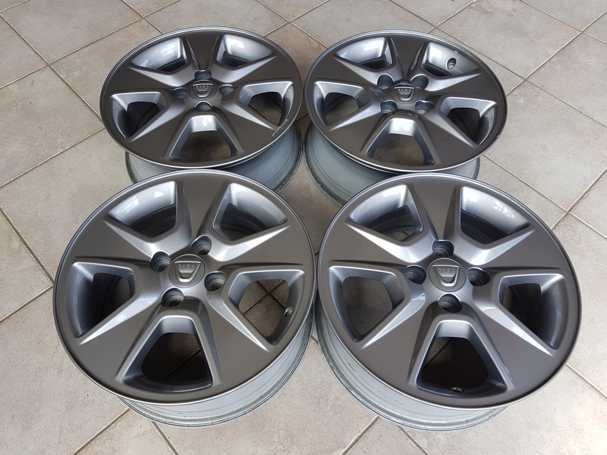 Alu Felge Renault Sandero Aluminum rim 15 Zoll 6.0J 4x100 40ET 403009594R