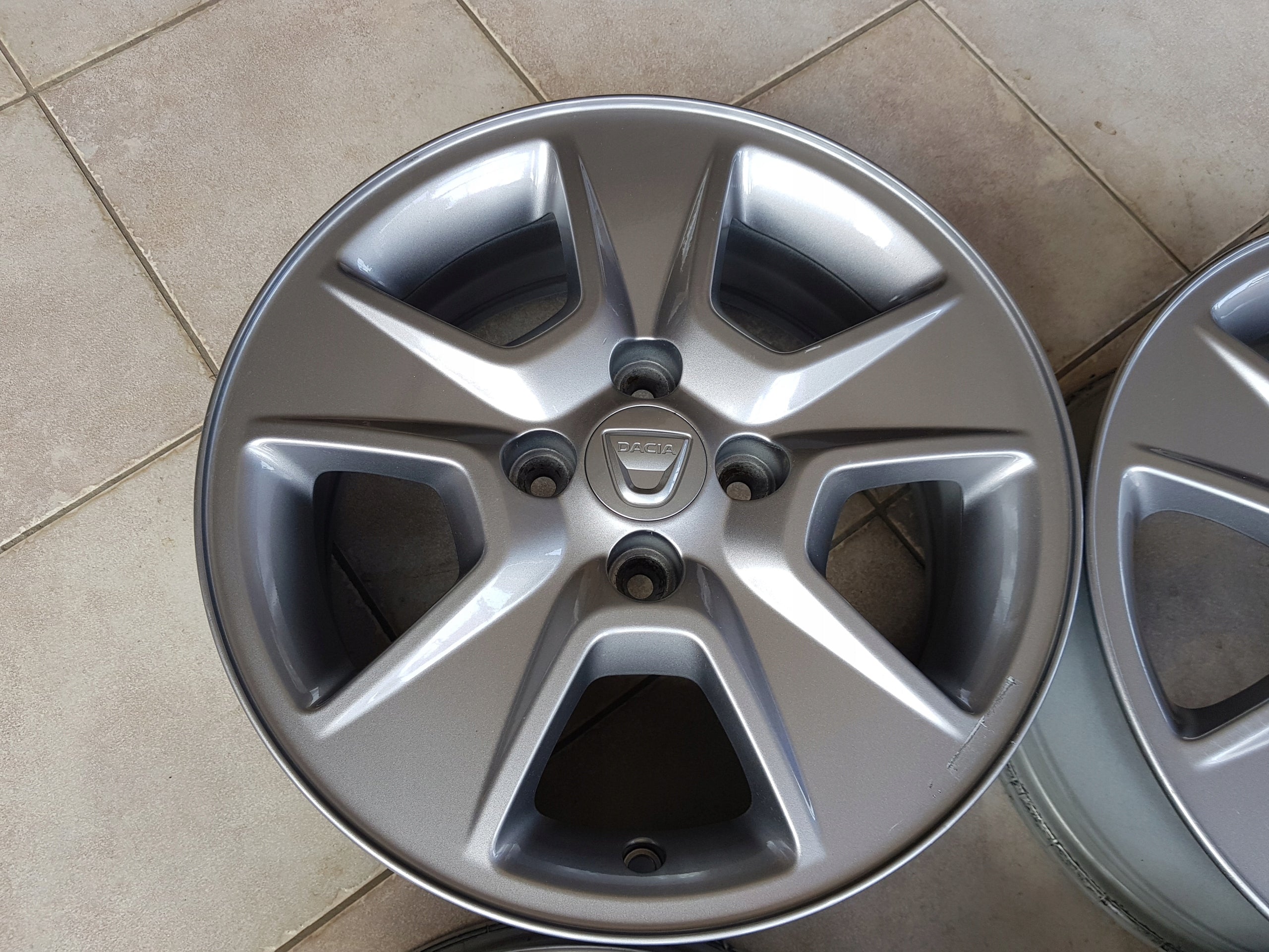 Alu Felge Renault Sandero Aluminum rim 15 Zoll 6.0J 4x100 40ET 403009594R