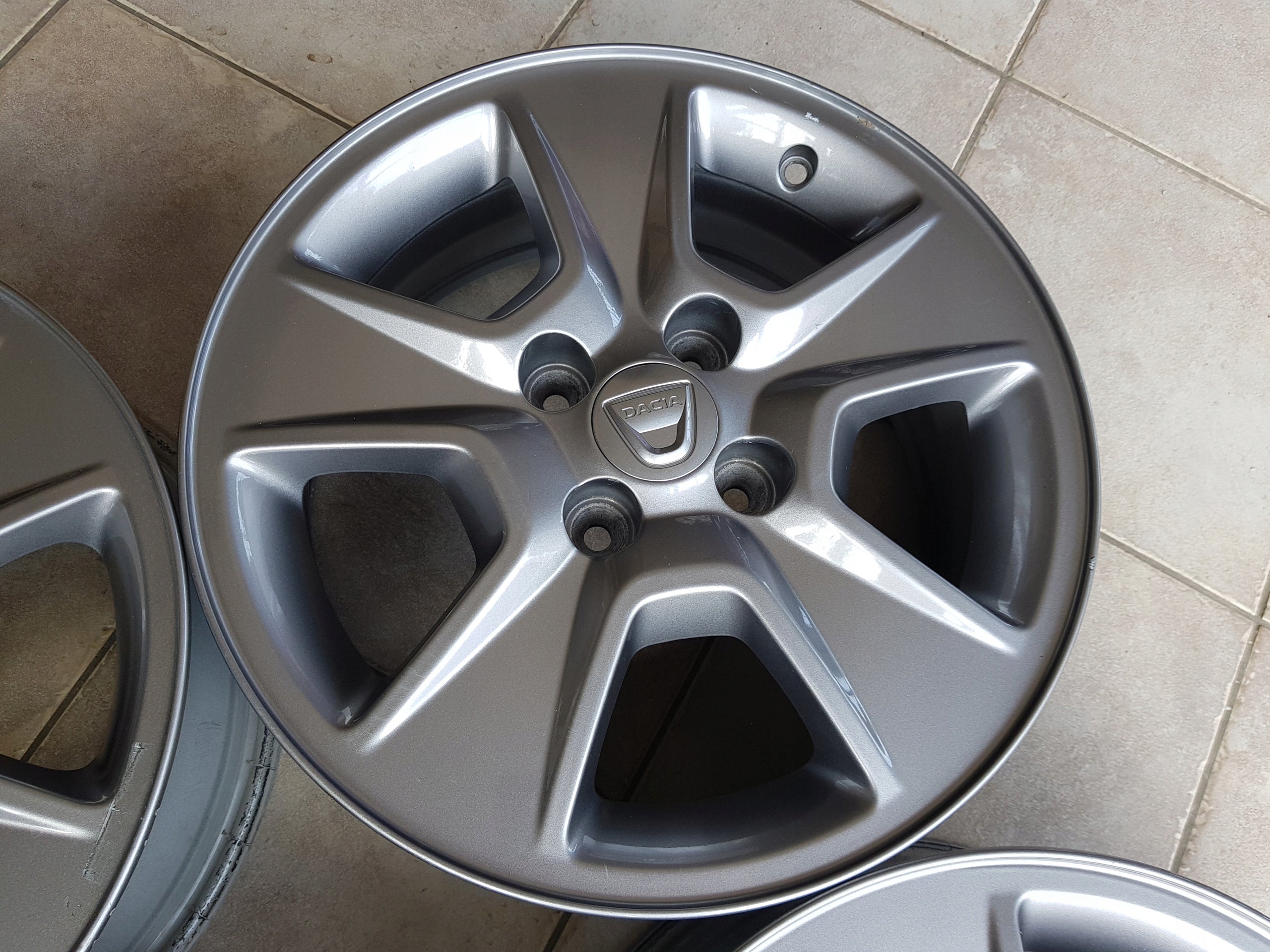 Alu Felge Renault Sandero Aluminum rim 15 Zoll 6.0J 4x100 40ET 403009594R