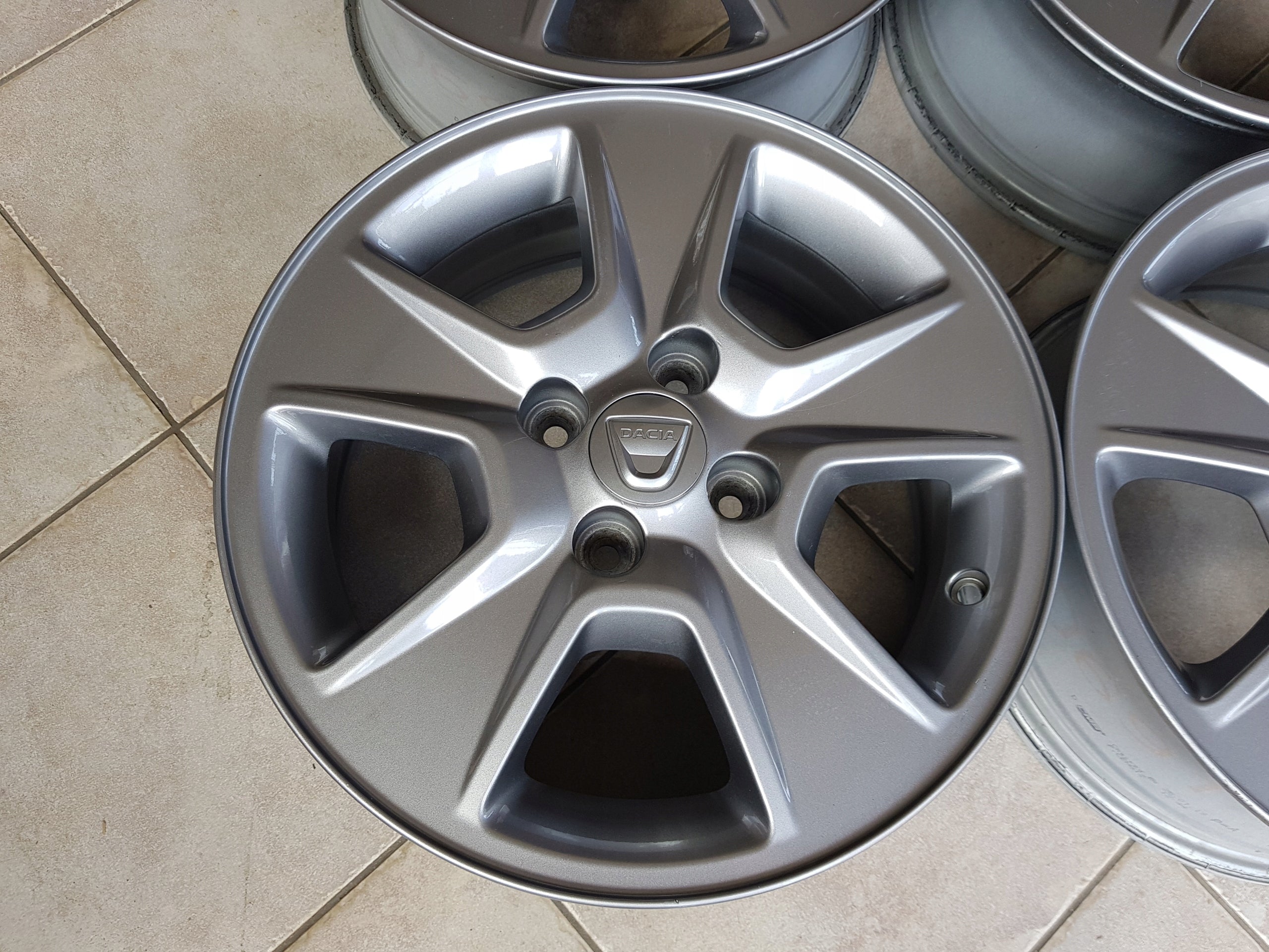 Alu Felge Renault Sandero Aluminum rim 15 Zoll 6.0J 4x100 40ET 403009594R