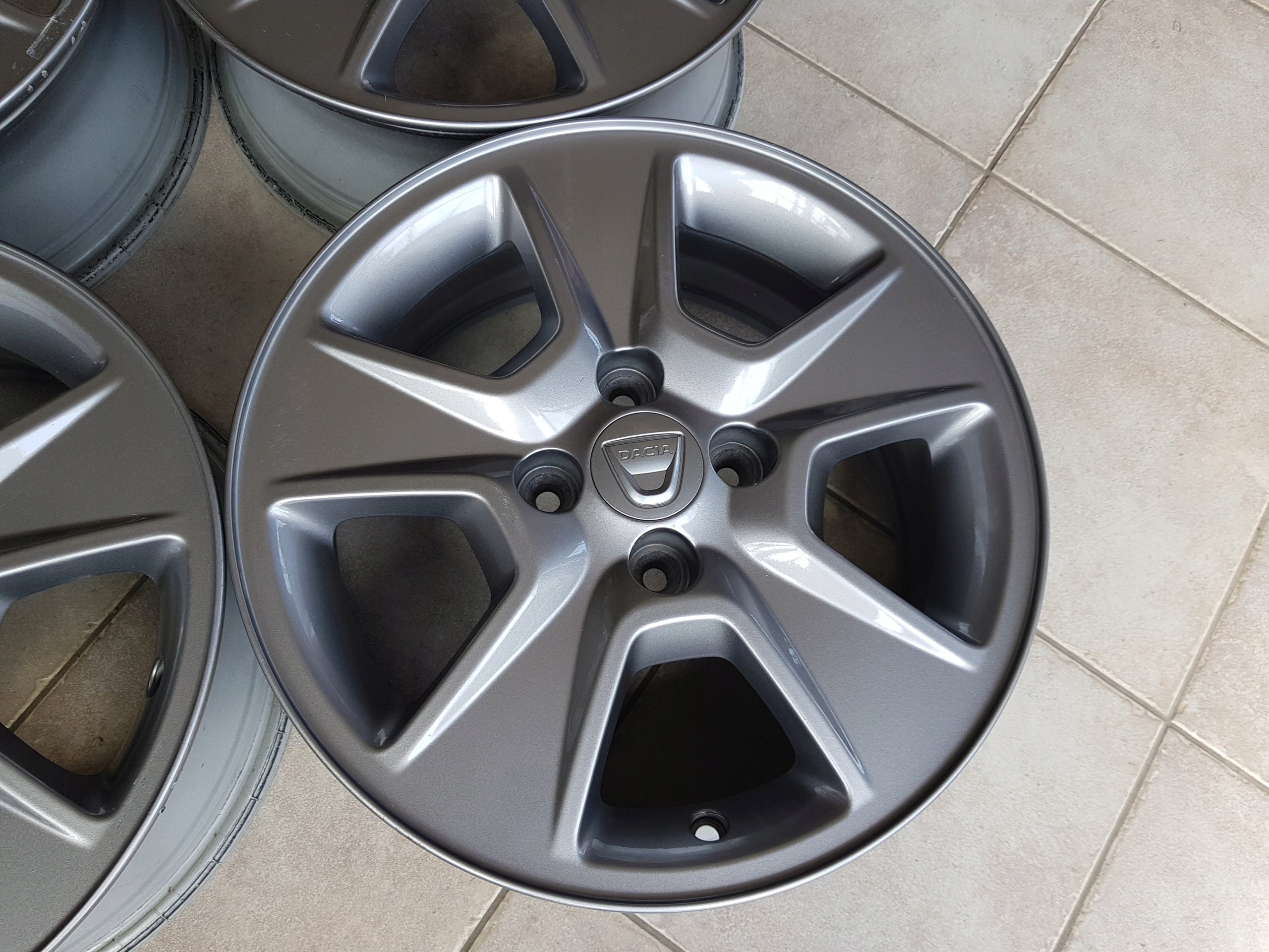 Alu Felge Renault Sandero Aluminum rim 15 Zoll 6.0J 4x100 40ET 403009594R