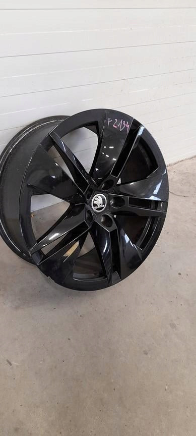 1x Alu Felge Skoda Citigo Aluminum rim 19 Zoll 8.0J 5x112