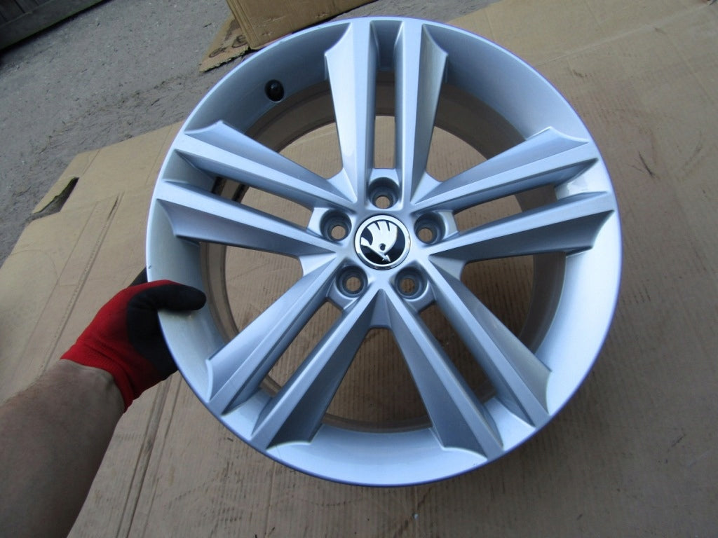 1x Alu Felge Skoda Fabia Aluminum rim 17 Zoll 7.0J 5x112 46ET