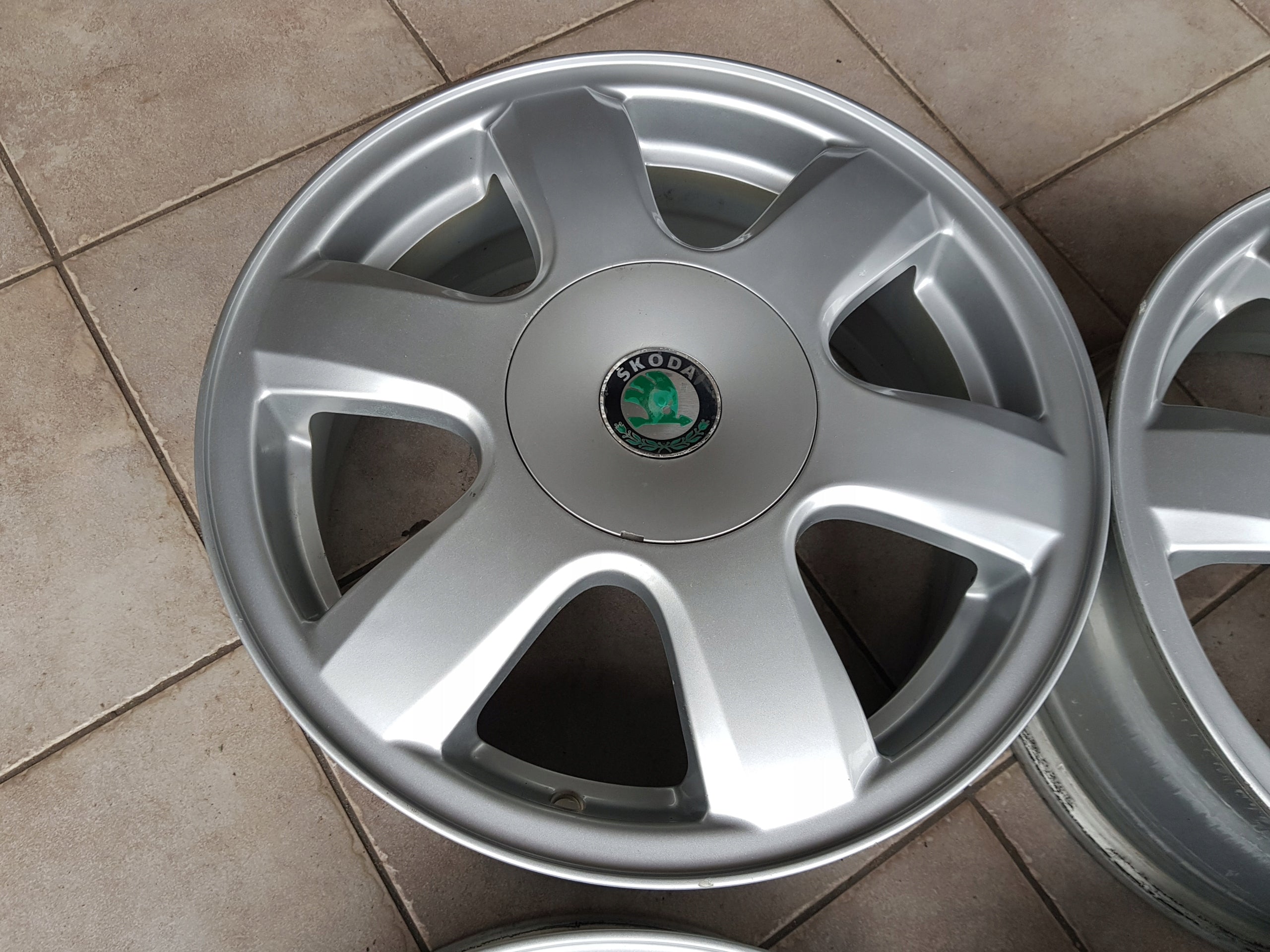 Alu Felge Skoda Octavia Fabia Aluminum rim 15 Zoll 6.0J 5x100 43ET 6Y0601025A