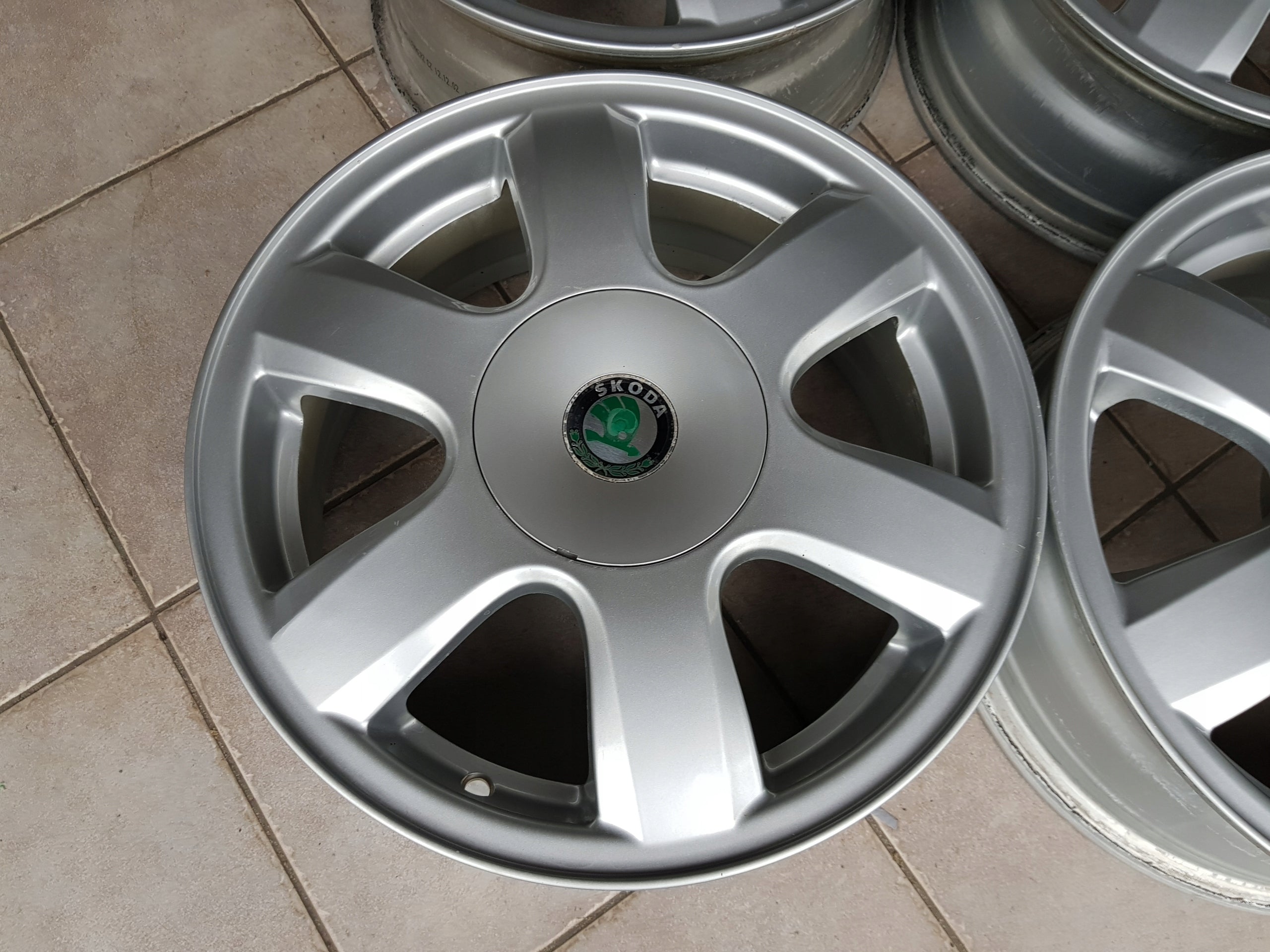 Alu Felge Skoda Octavia Fabia Aluminum rim 15 Zoll 6.0J 5x100 43ET 6Y0601025A