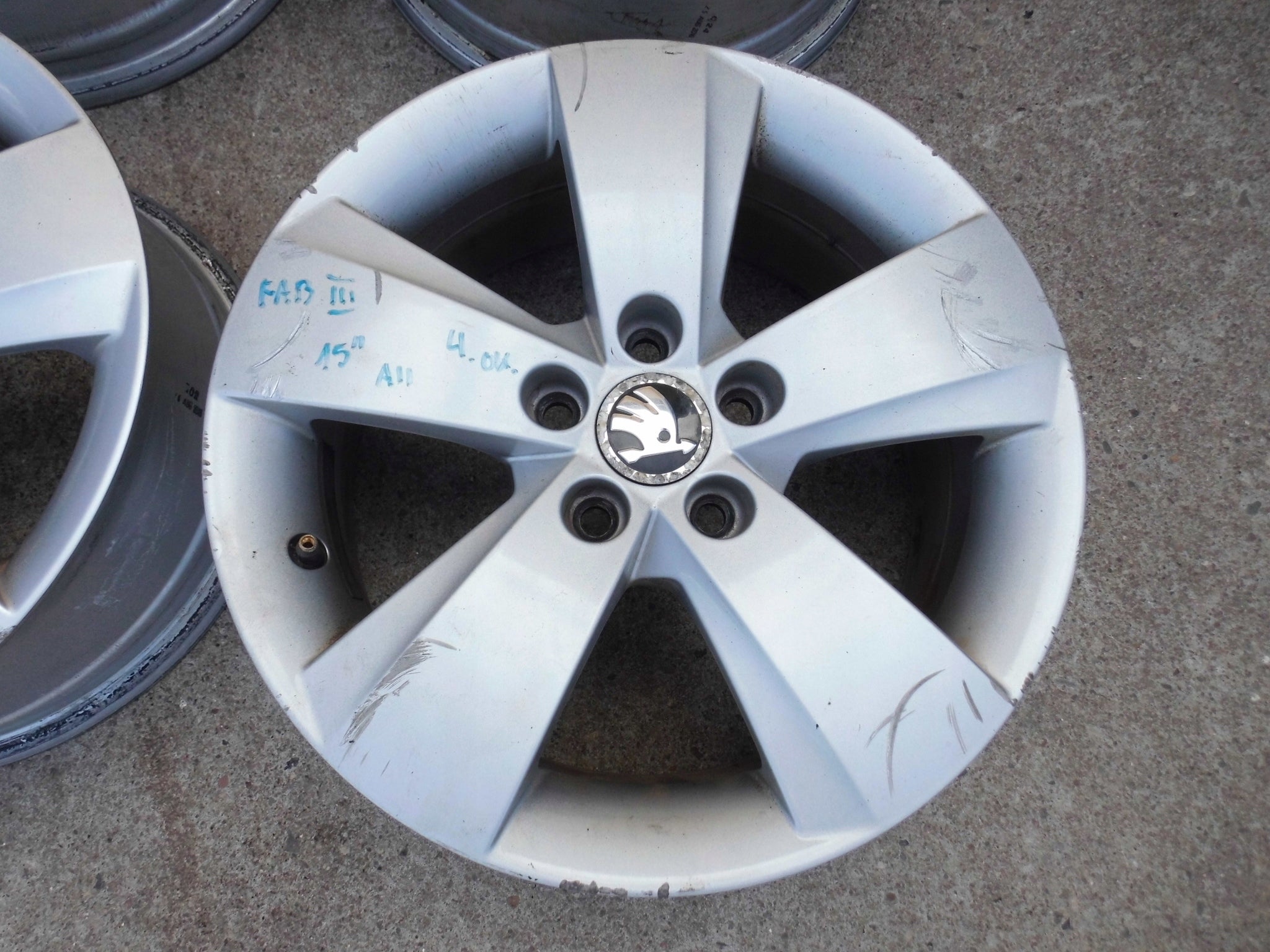 Alu Felge Skoda Roomster Rapid Fabia 15 Zoll 6.0J 5x100 38ET 6V0601025A